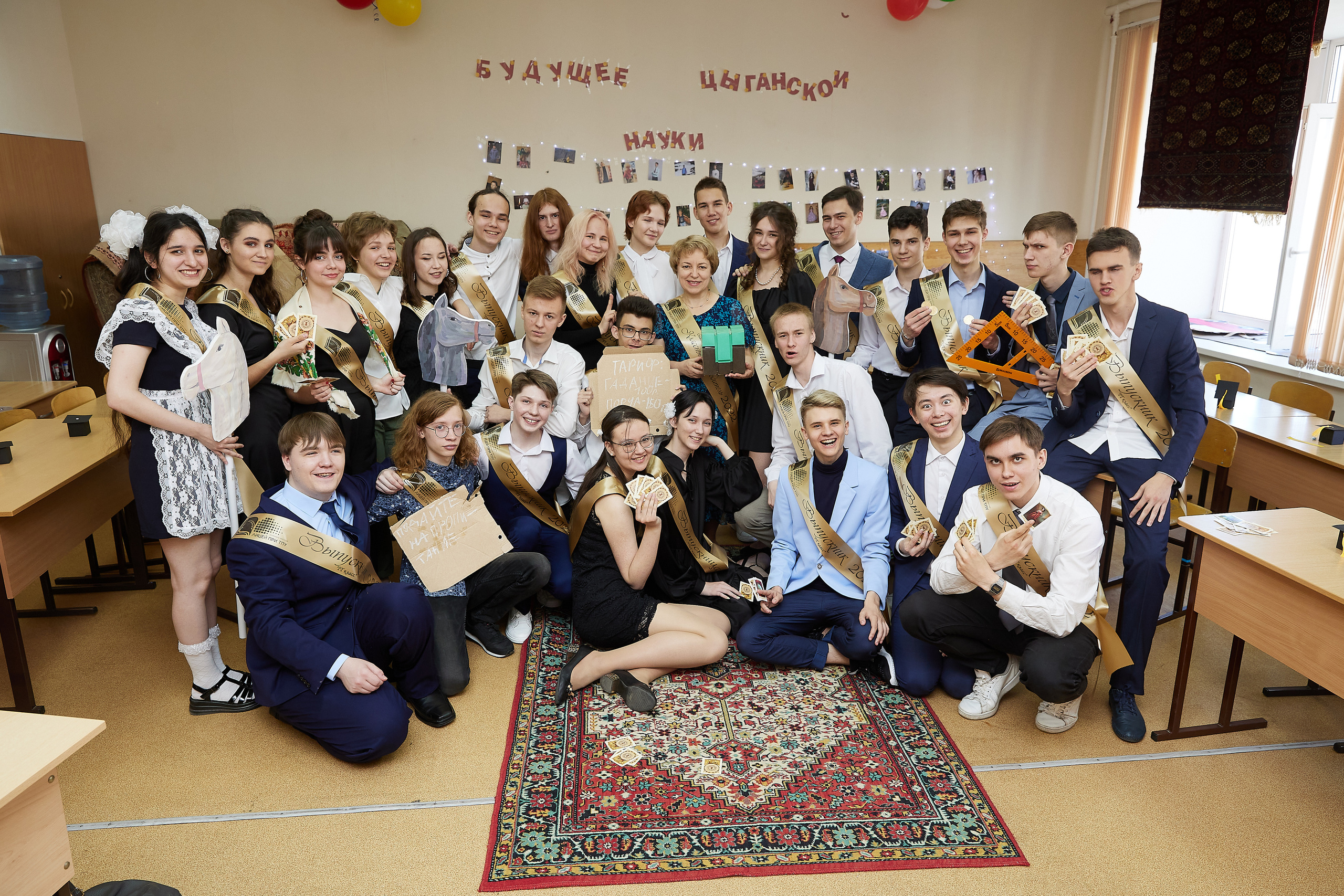 Выпускной вечер, вручение диплопов. Выпускные альбомы в Томске. Фотограф Сергей Стёпин