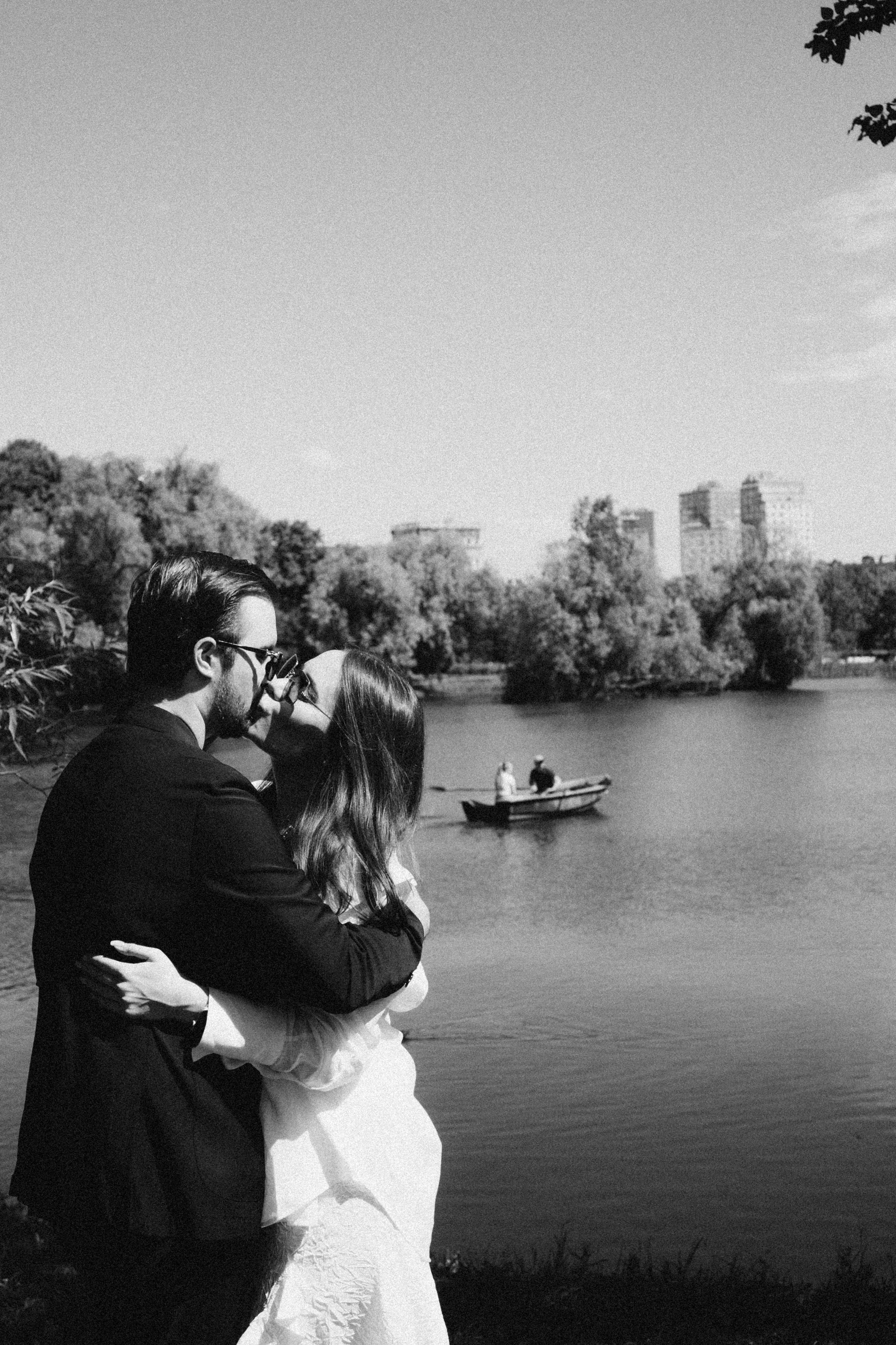 СВАДЕБНАЯ СЬЕМКА В ПАРКЕ ПОБЕДЫ И ПРОГУЛКА ПО МОСКОВСКОМУ ПРОСПЕКТУ. Профессиональный фотограф, Санкт-Петербург — Виктория Богомолова