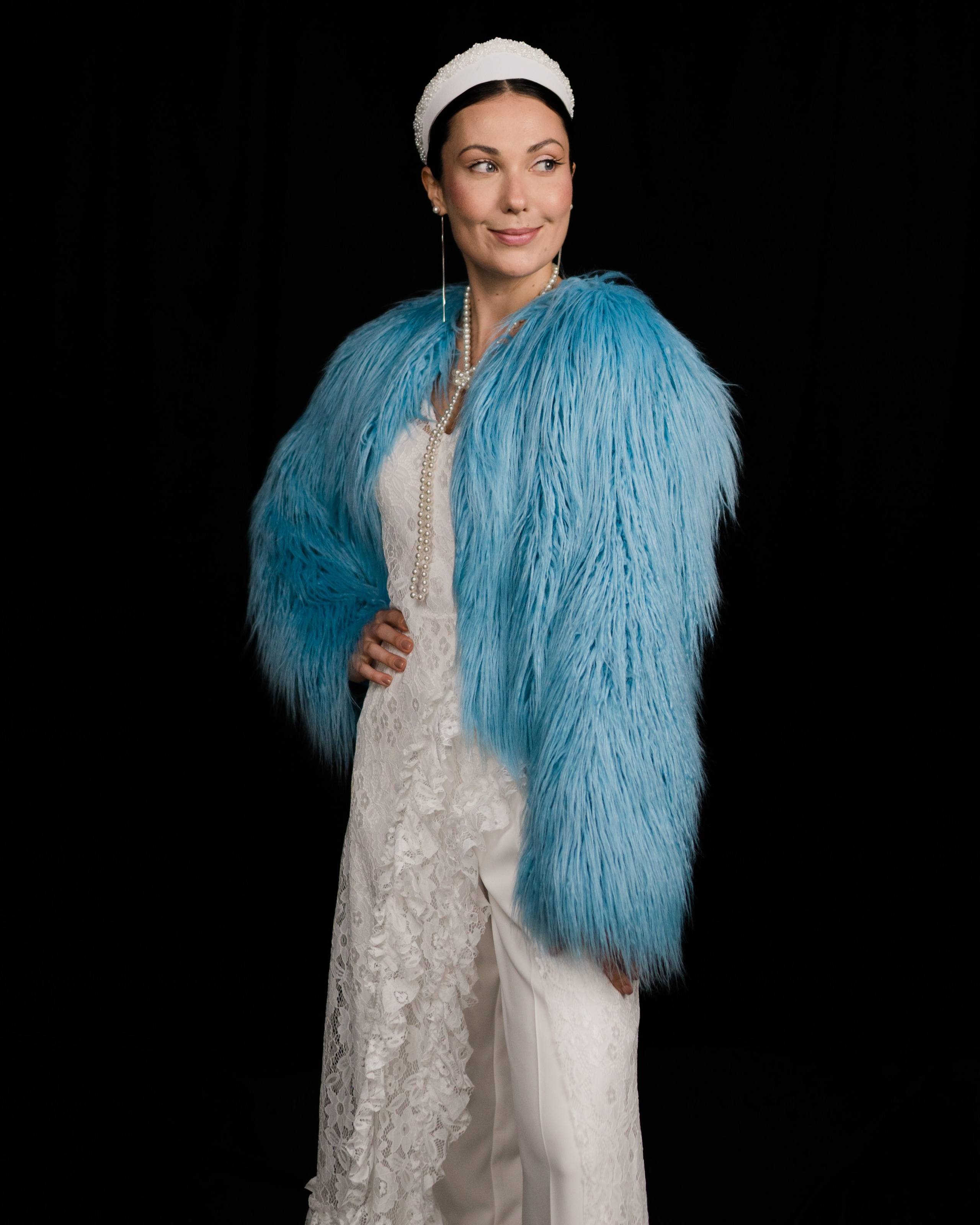 Образ для ведущей мероприятий «Современная снегурочка». Стилист медийных личностей