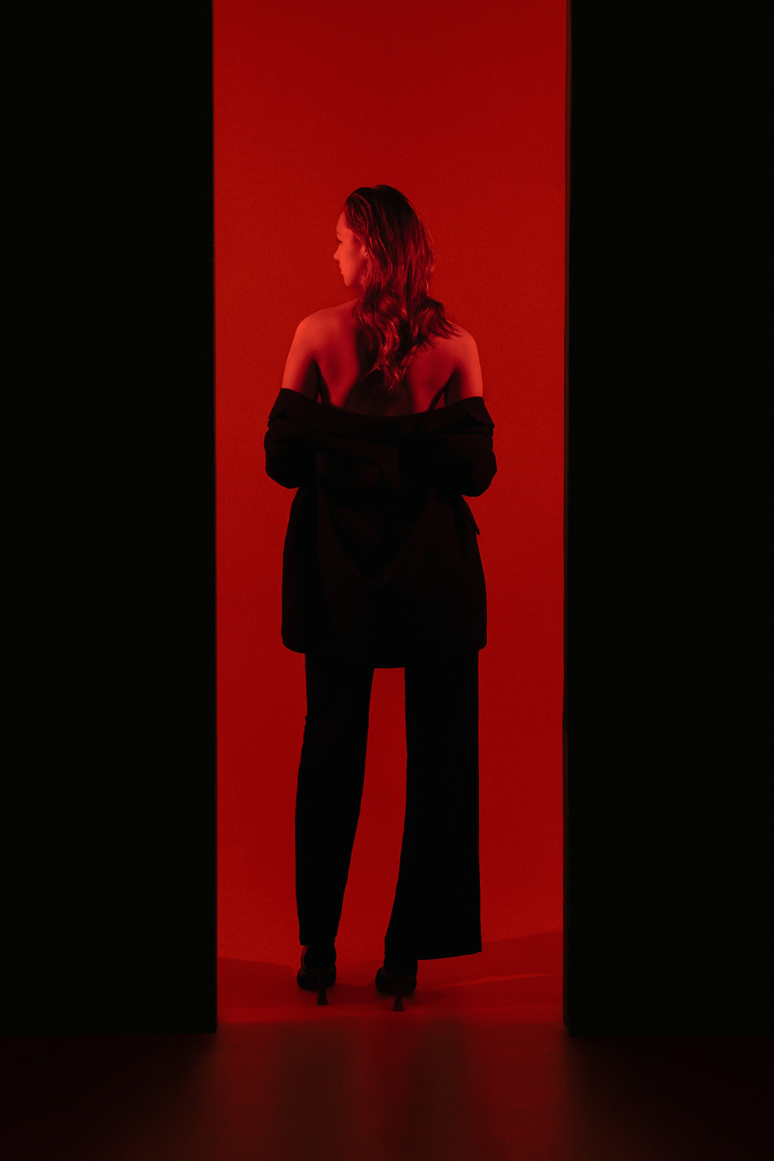 Вика в красном. Паша Страхов — фотограф