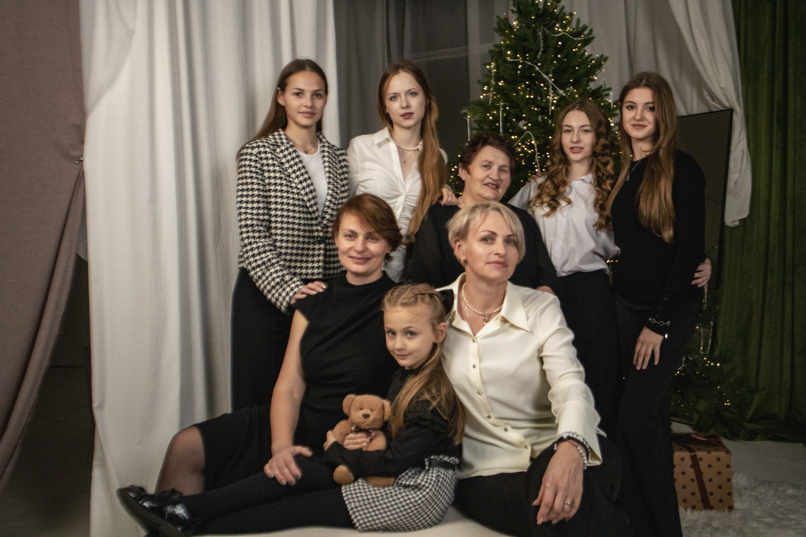 Новогодняя Студия. Уличный фотограф Города N