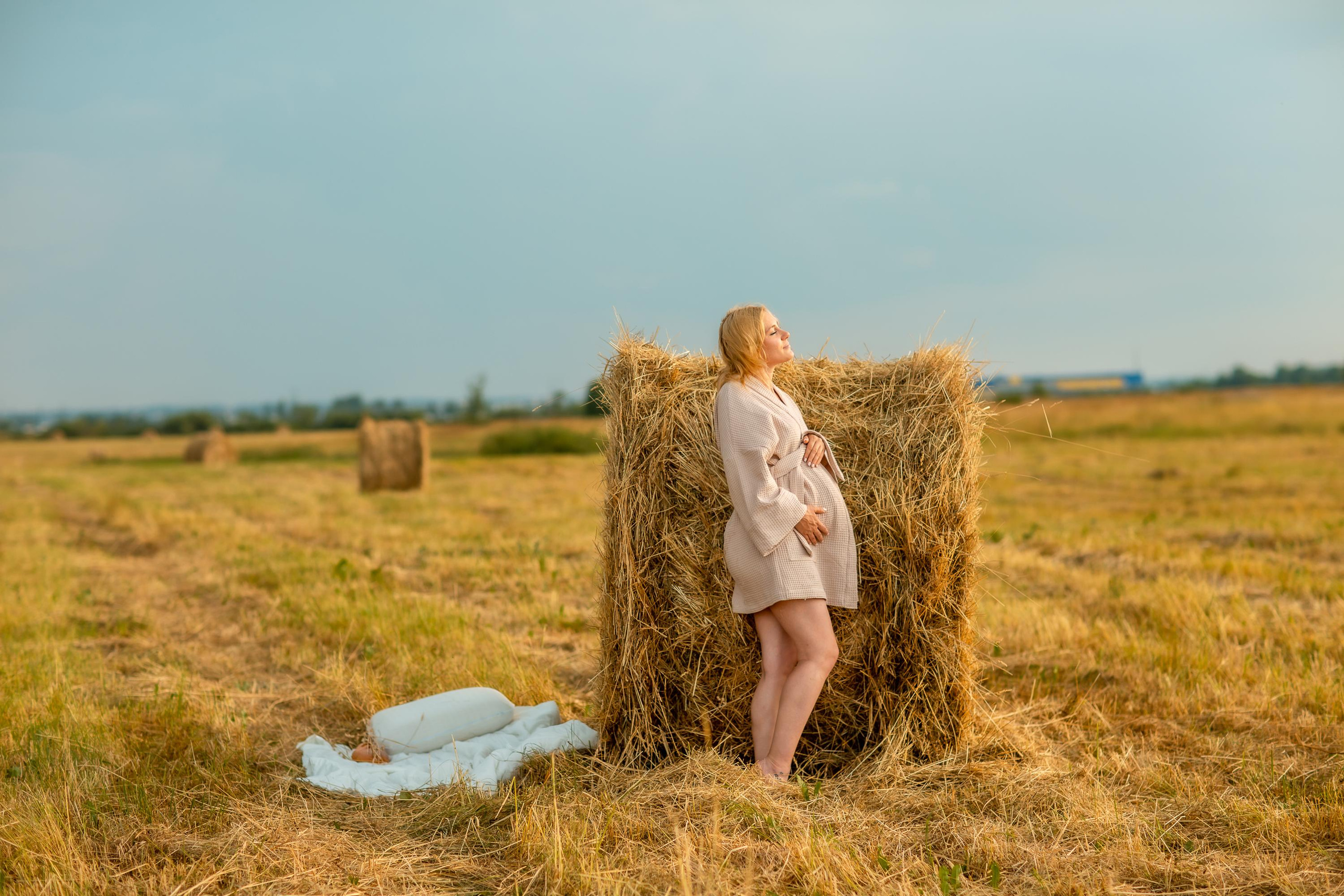 Настенька фотосессия в поле. Репортажный, семейный, свадебный фотограф Санкт-Петербург Ольга Лесюк