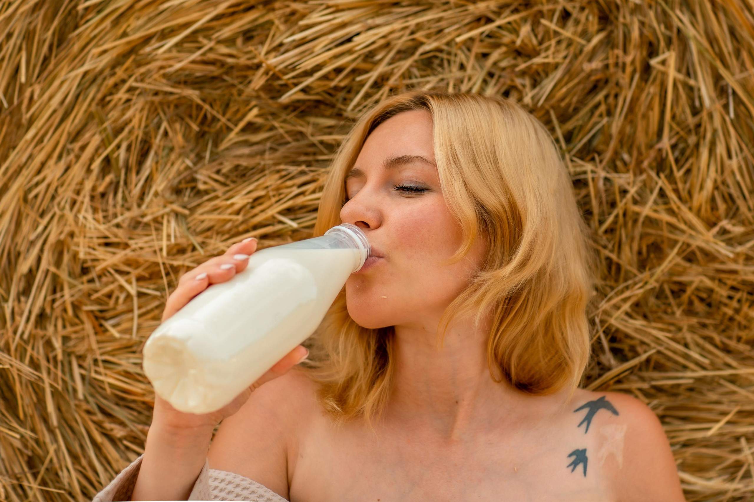 Настенька фотосессия в поле. Репортажный, семейный, свадебный фотограф Санкт-Петербург Ольга Лесюк