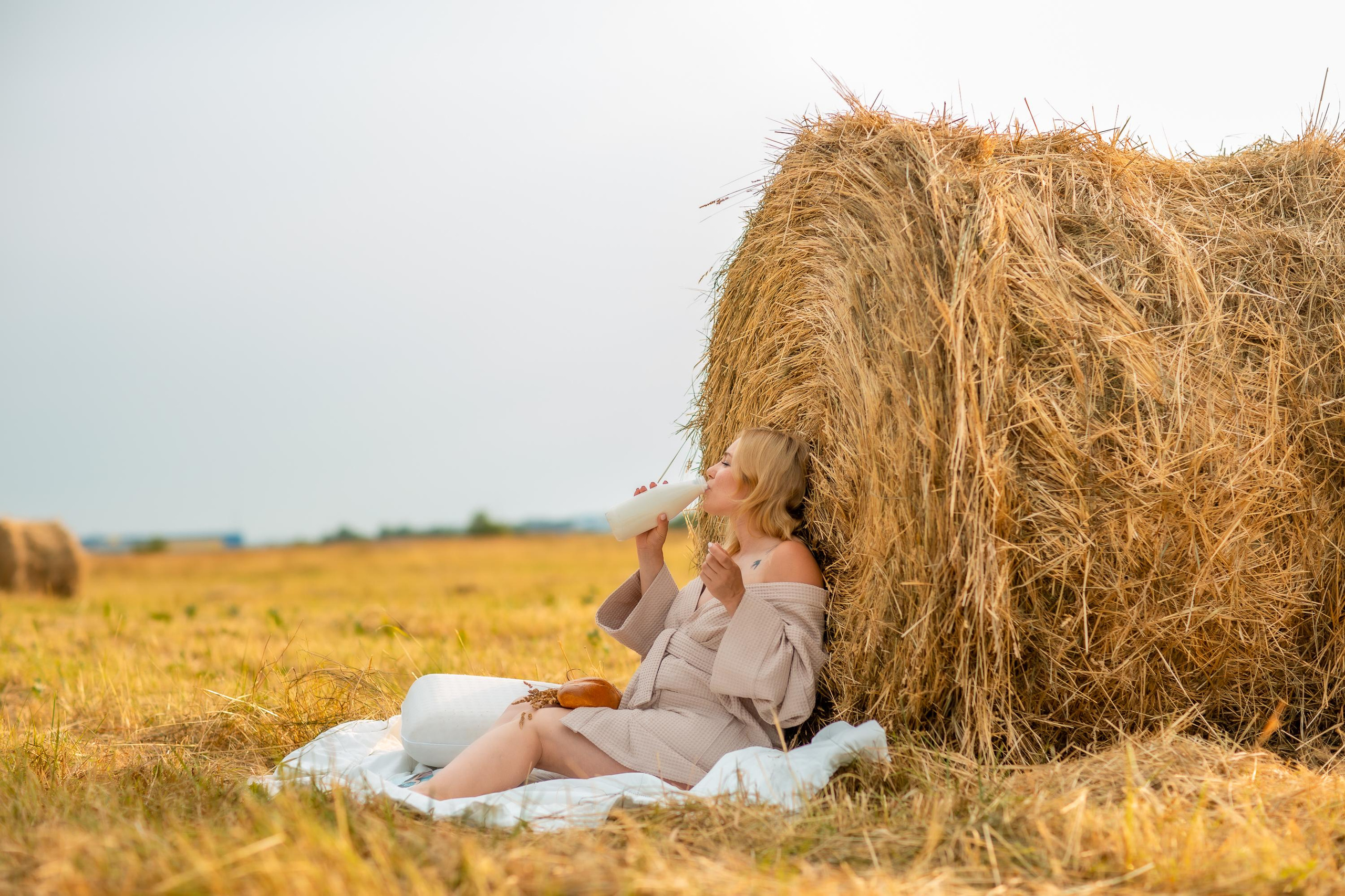 Настенька фотосессия в поле. Репортажный, семейный, свадебный фотограф Санкт-Петербург Ольга Лесюк