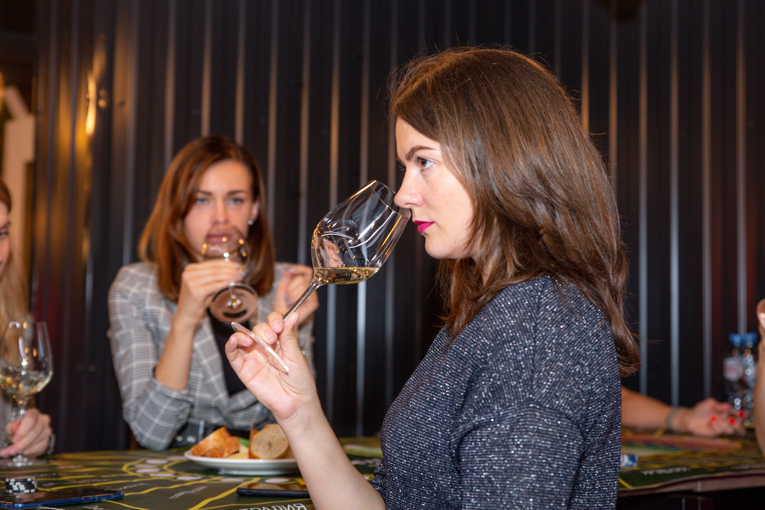 Винное казино. Репортажный, семейный, свадебный фотограф Санкт-Петербург Ольга Лесюк