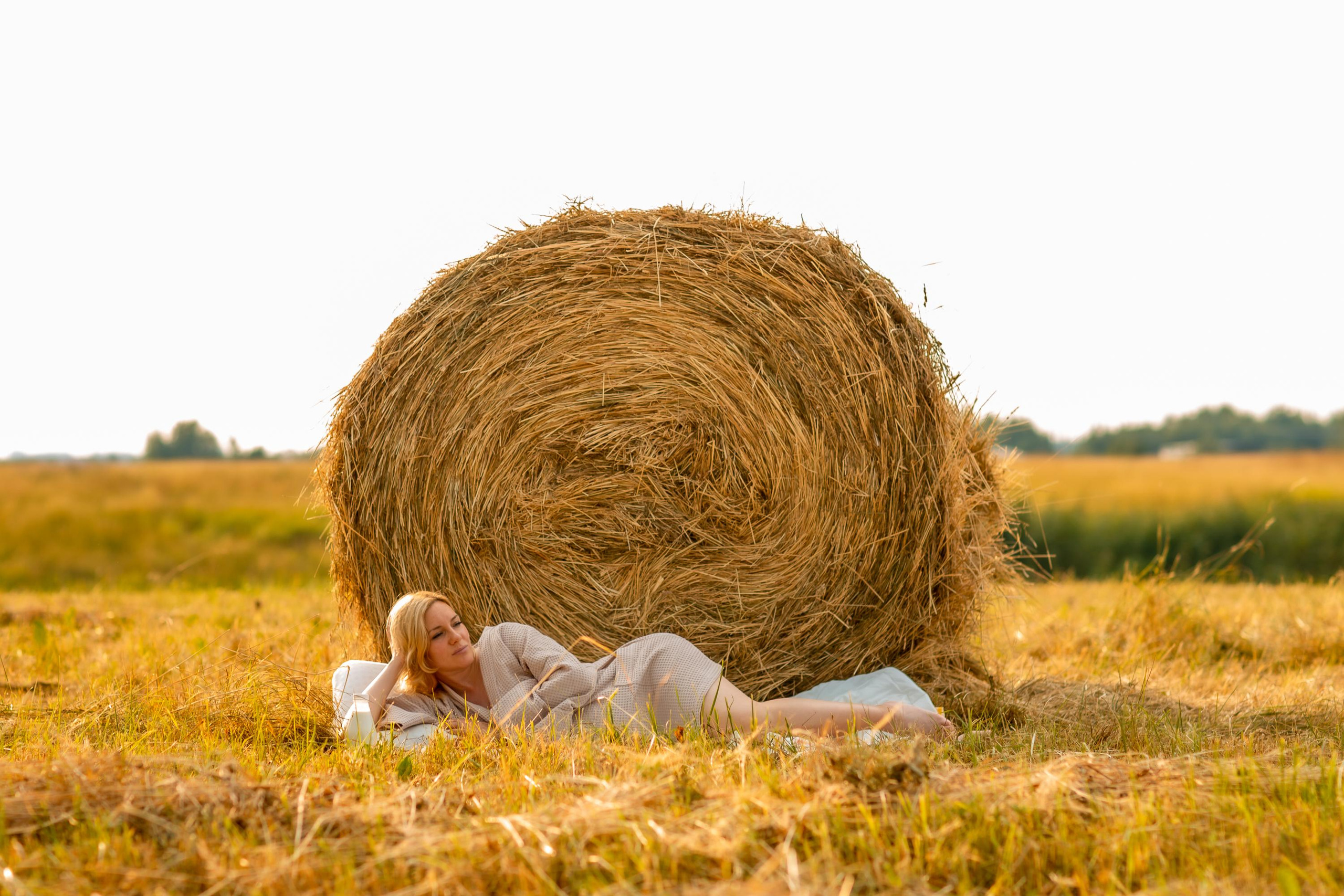 Настенька фотосессия в поле. Репортажный, семейный, свадебный фотограф Санкт-Петербург Ольга Лесюк