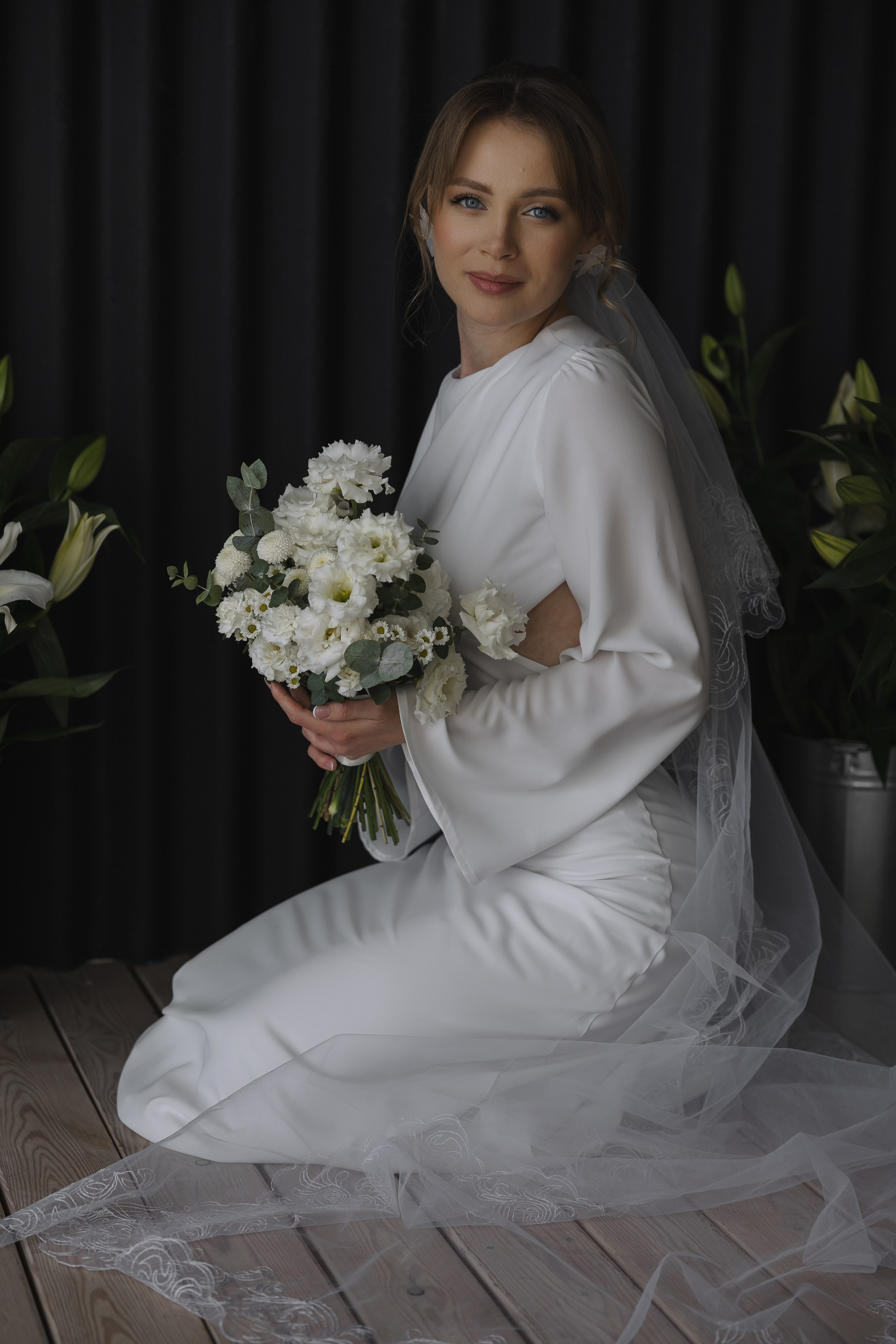 Свадебная фотосъемка в студии Красноярска, букет невесты и оформление свадьбы в Красноярске под ключ