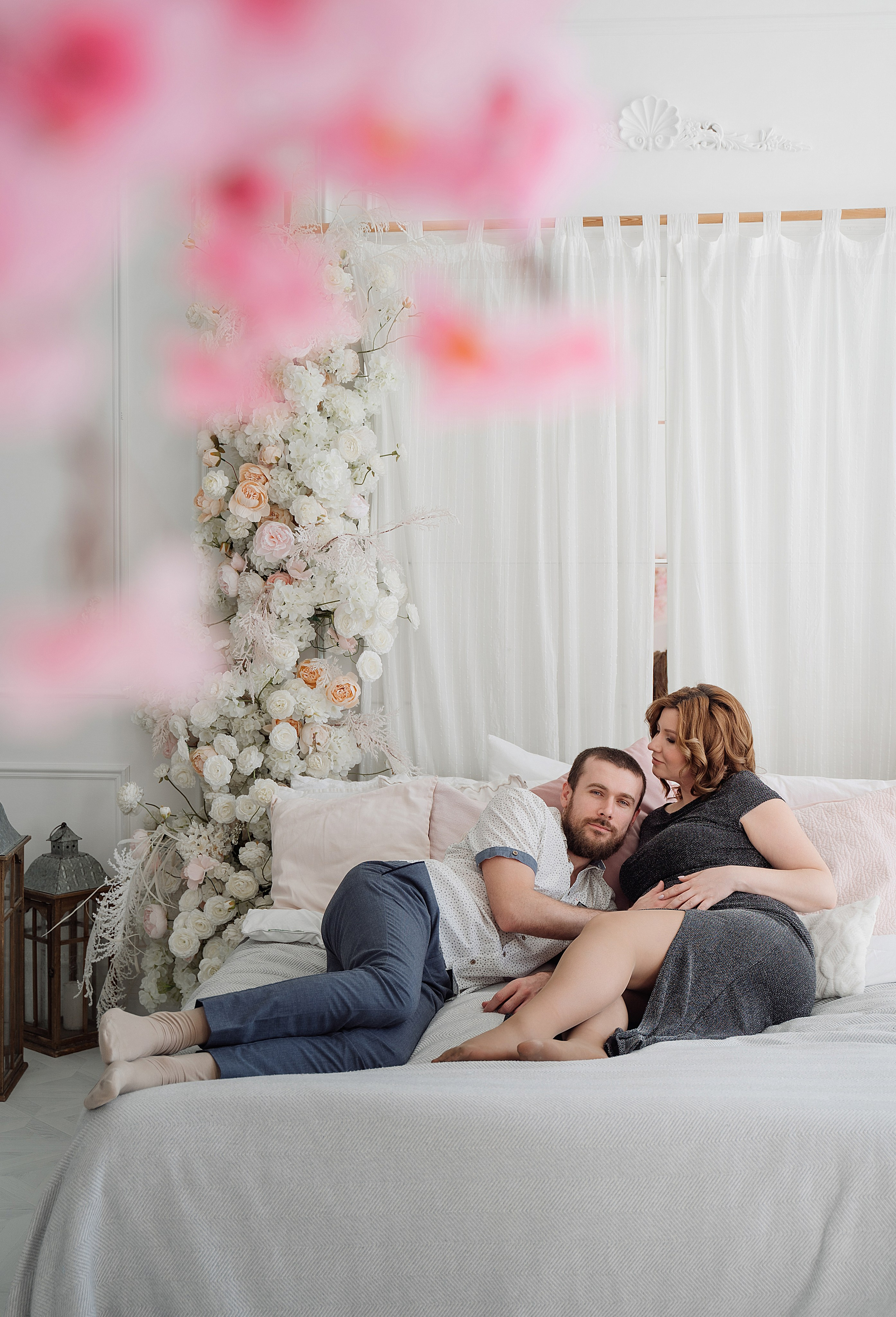 Беременная съемка в студии. Свадебный фотограф