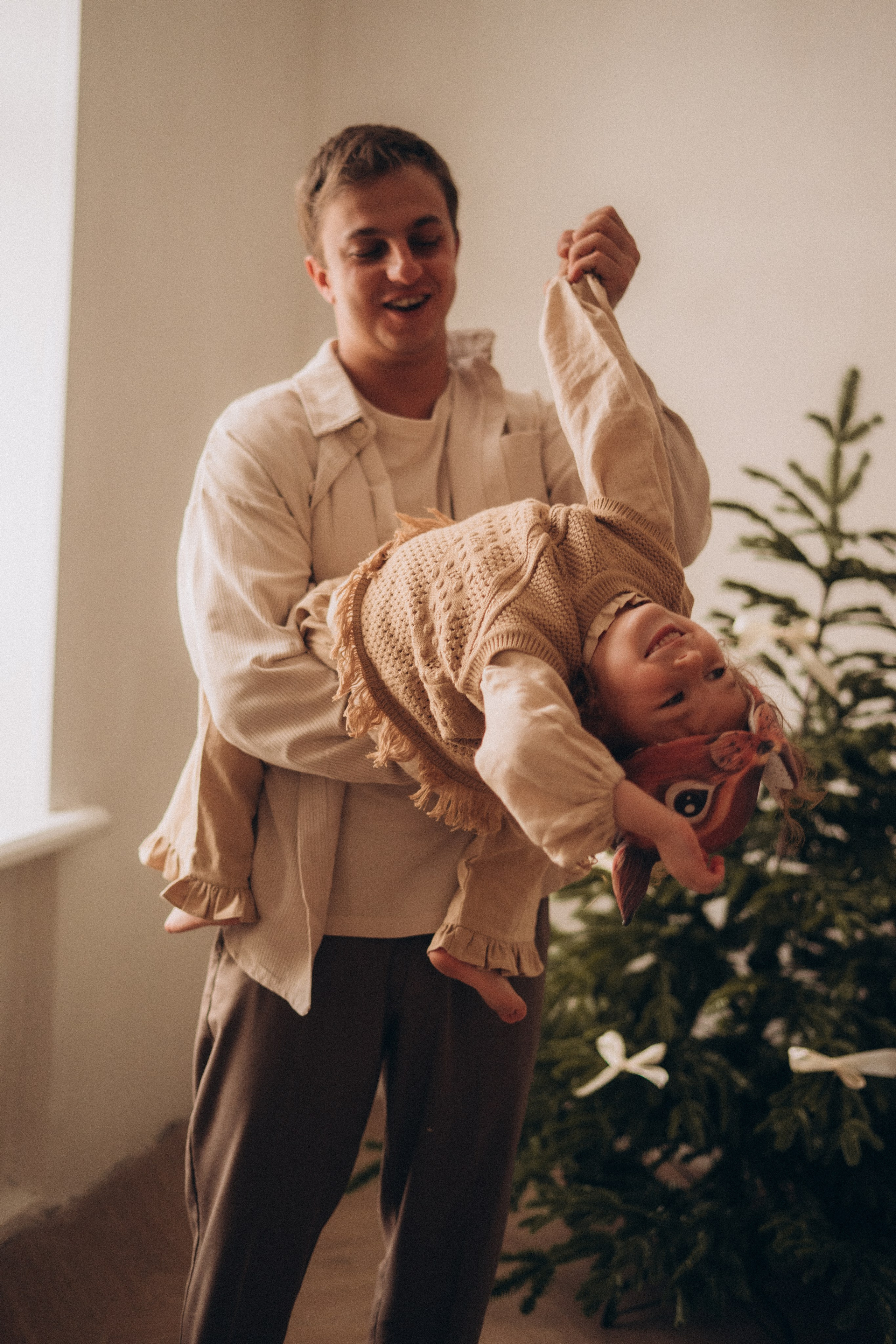 Женя, Ваня, Таисия и Есения. Главная