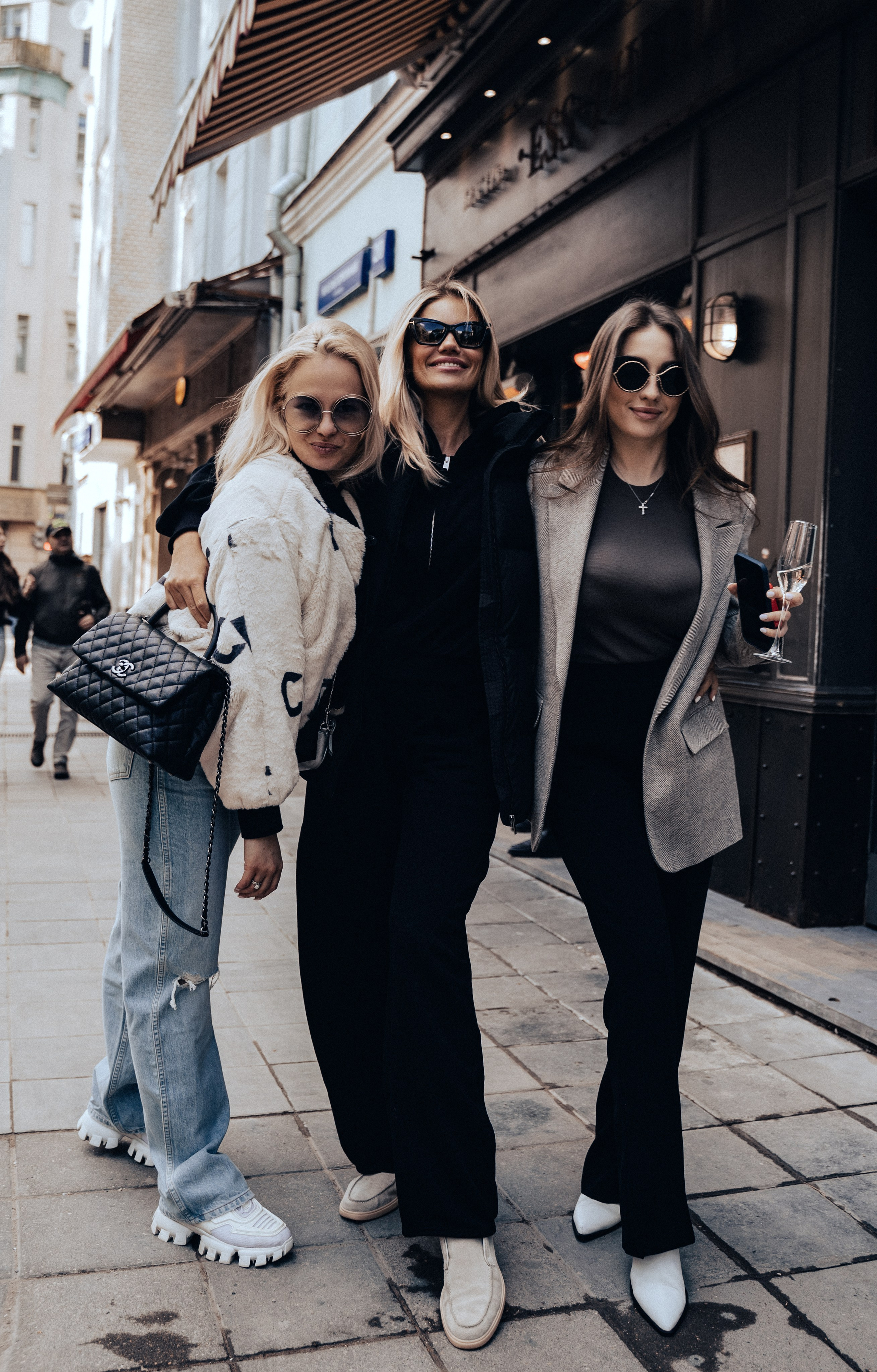 FRIENDS s t r e e t. Контент фотограф в Москве Кулич Настя