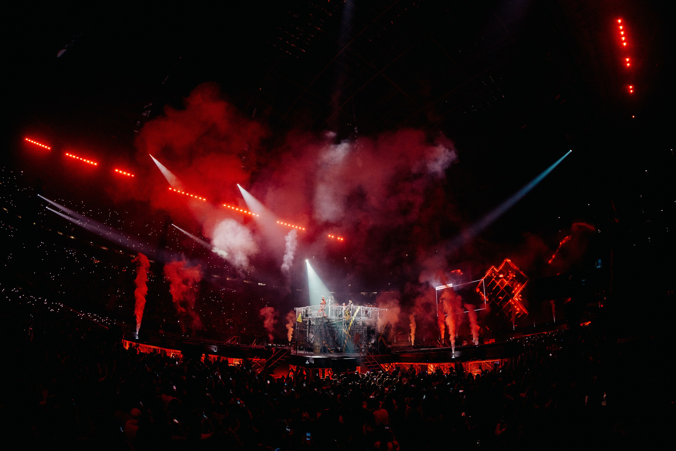 ЕГОР КРИД ГАЗПРОМ АРЕНА 11.10.25. Концертный и репортажный фотограф в Москве и Санкт-Петербурге Мария