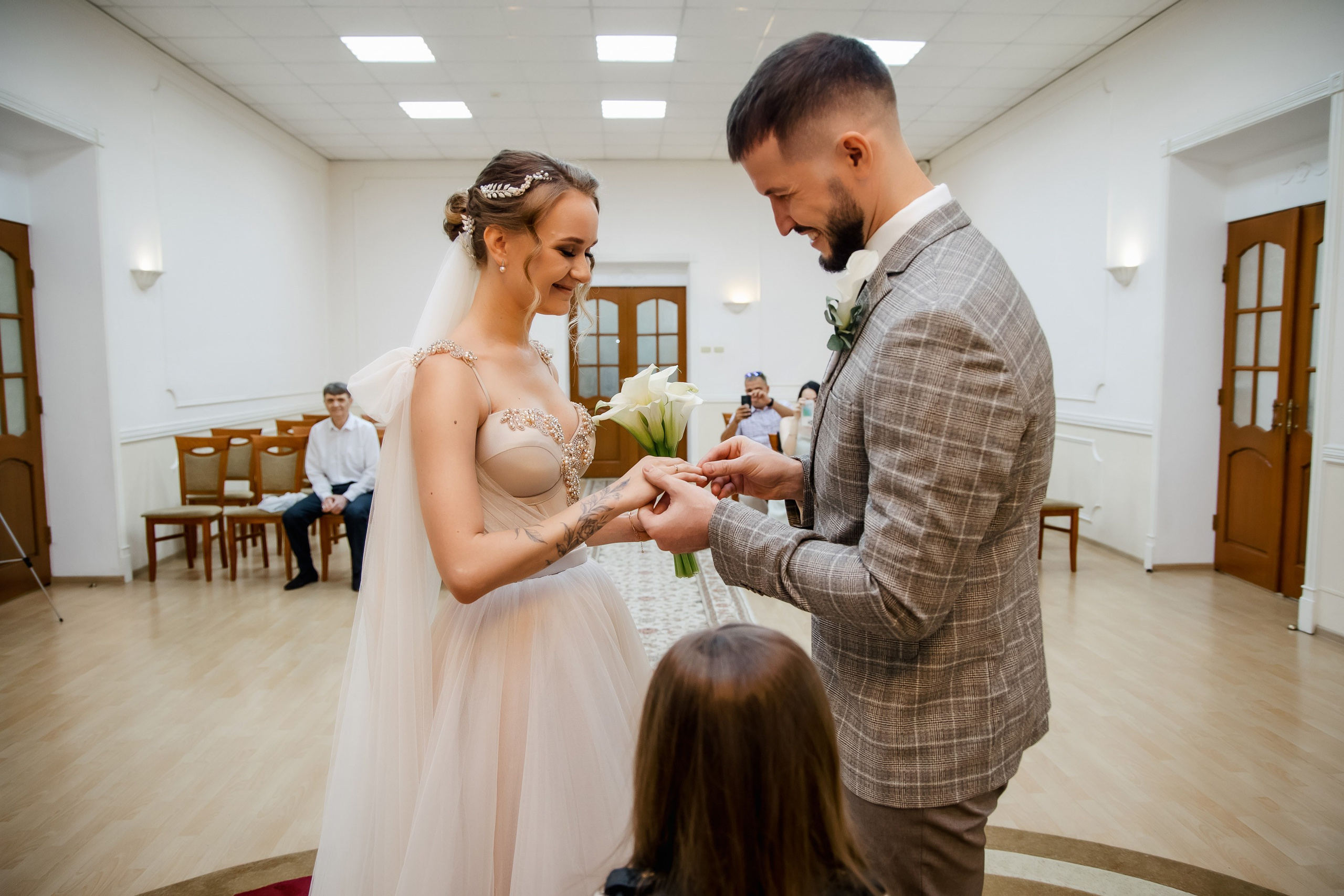 Степан и Ульяна. Утро. Загс. Прогулка. Дождь и солнце. Свадебный фотограф в Хабаровске