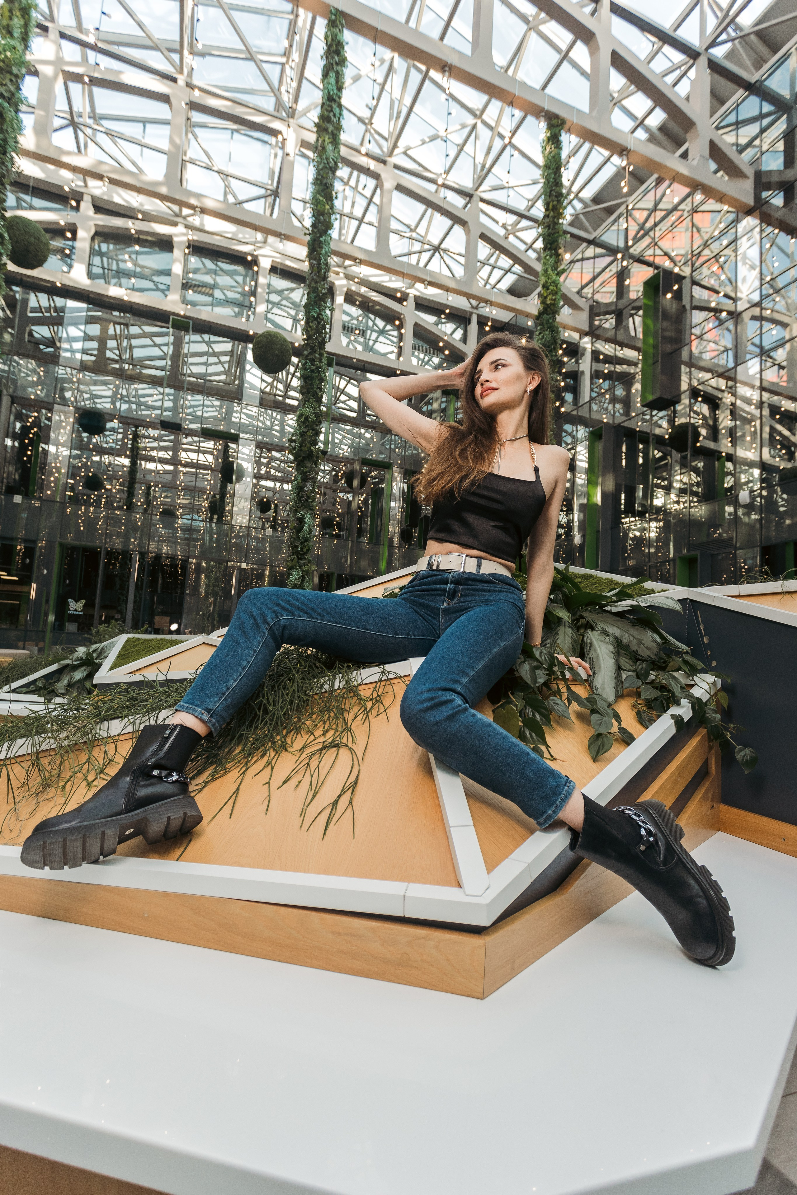 В помещении. Photomantis