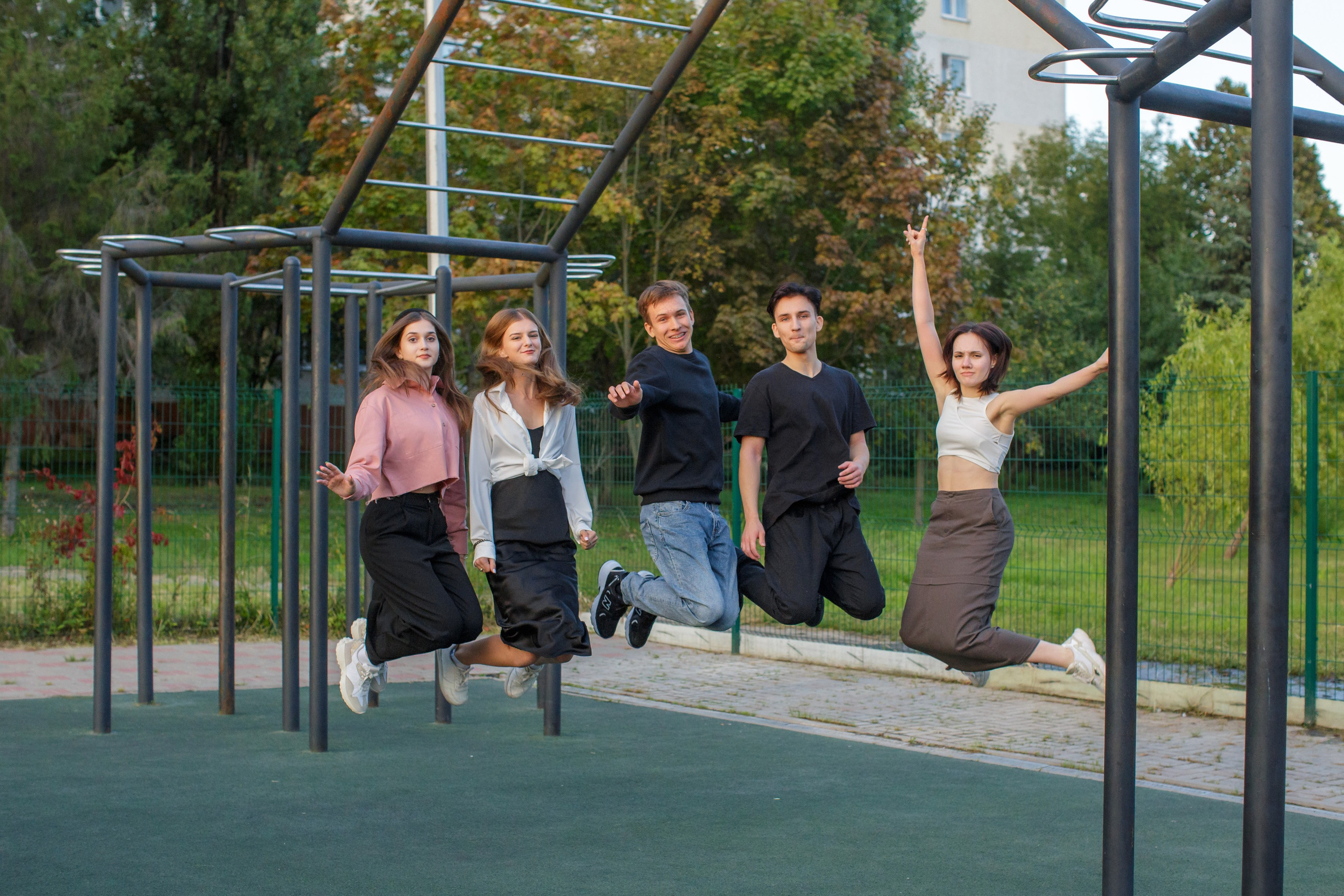 Уличная фотосессия выпускников. Школьные выпускные альбомы в Белгороде