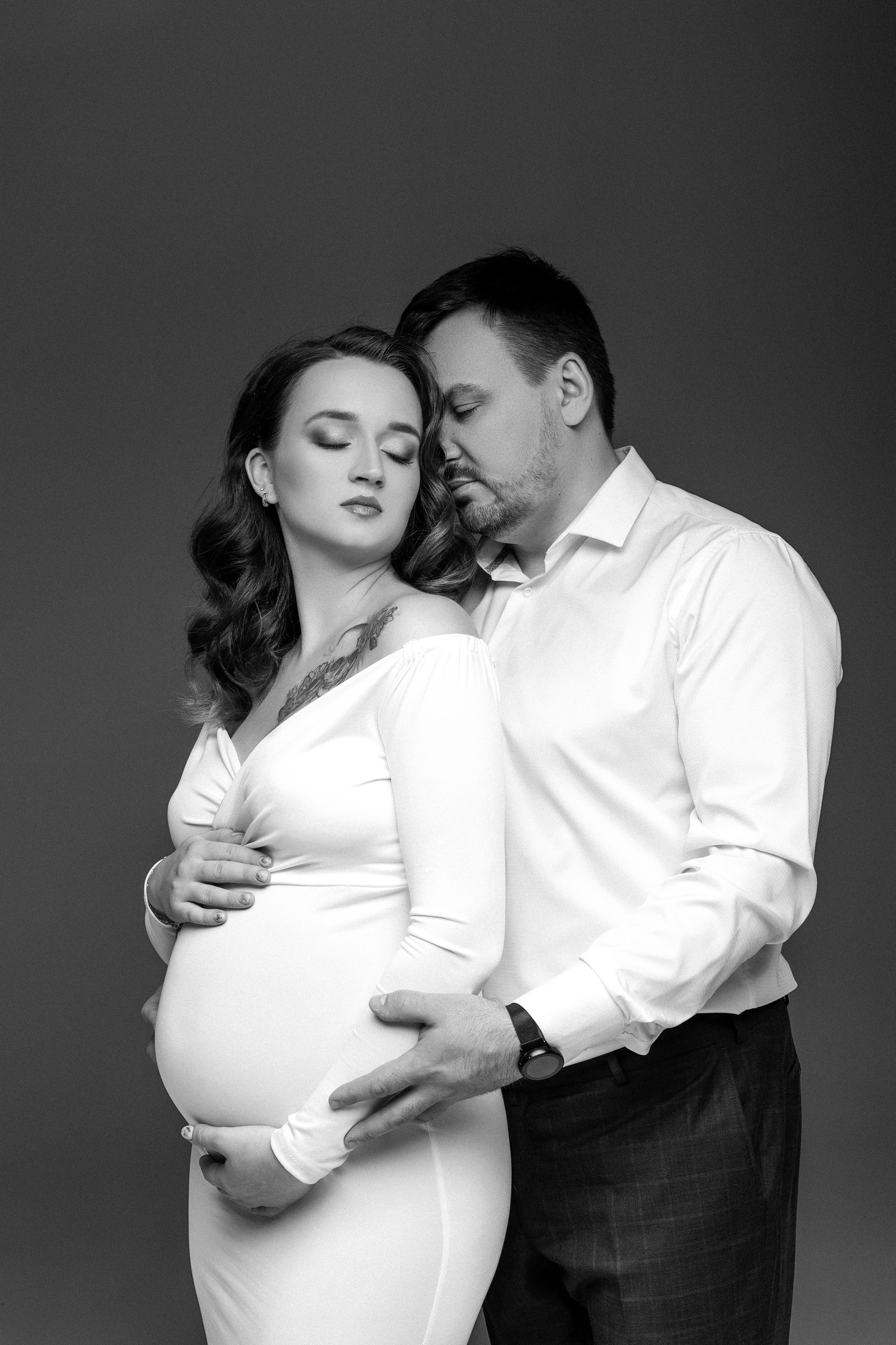 Фотосессия беременности Воронеж. Фотограф беременных Воронеж. Беременность. Фотограф Воронеж. Стильная фотосессия беременности. Фотосессия в стиле Vogue Воронеж. Фотосессия беременности в студии. Фотосессия беременности на циклораме. Стильная фотосессия беременности. Фотосессия все включено Воронеж.