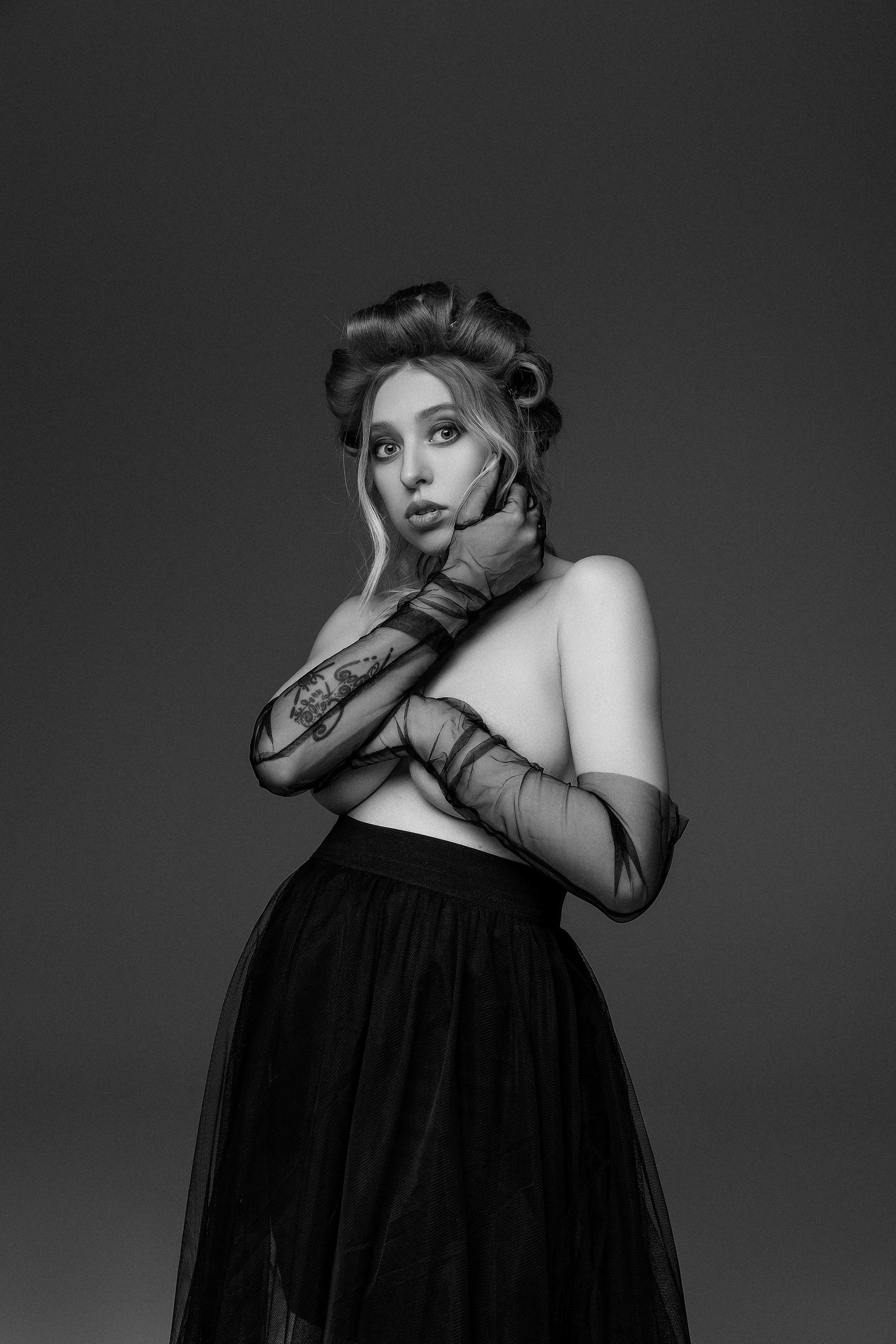 Фотосессия беременности Воронеж. Фотограф беременных Воронеж. Беременность. Фотограф Воронеж. Стильная фотосессия беременности. Фотосессия в стиле Vogue Воронеж. Фотосессия беременности в студии. Фотосессия беременности на циклораме. Стильная фотосессия беременности. Фотосессия все включено Воронеж.