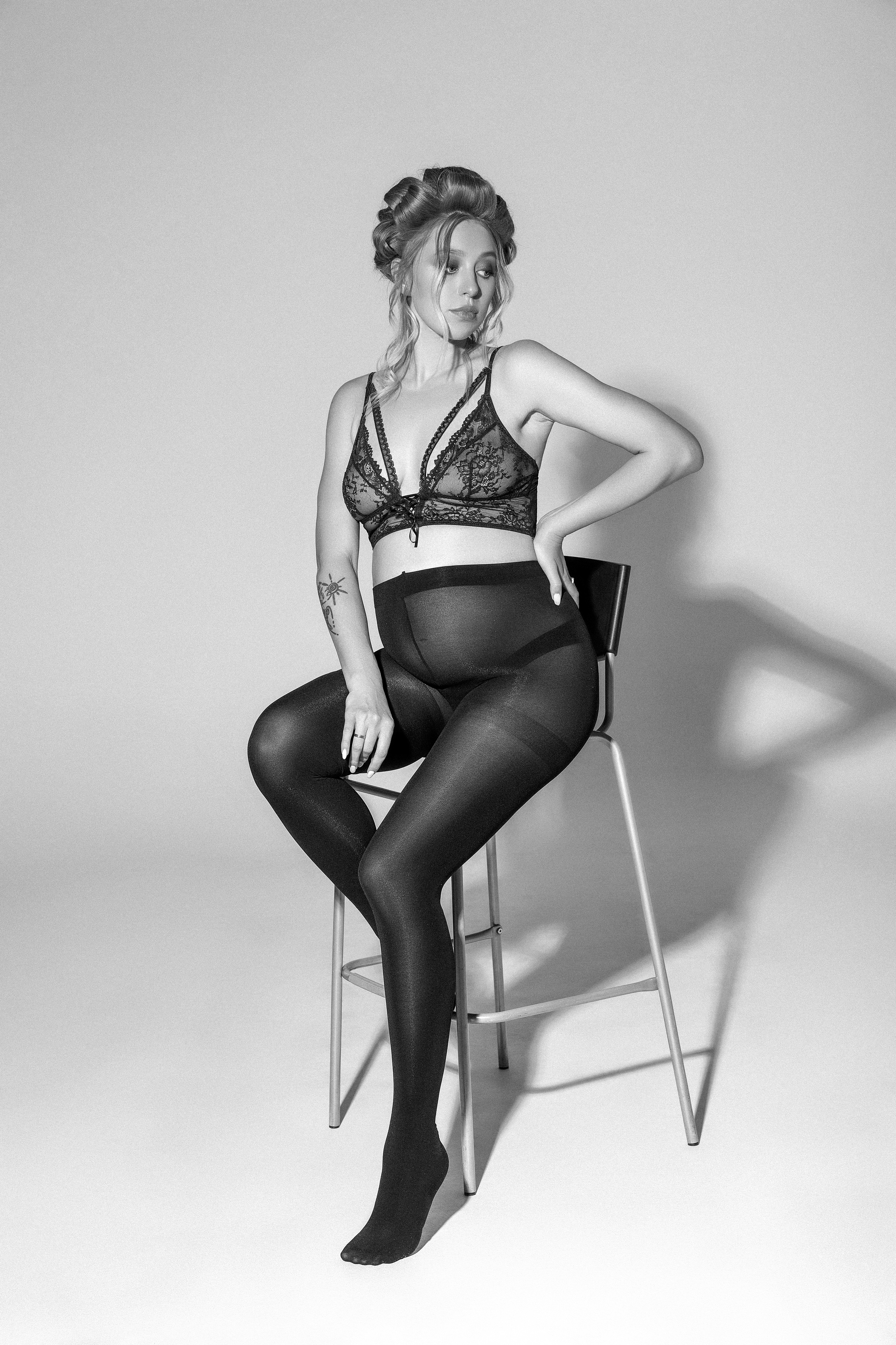 Фотосессия беременности Воронеж. Фотограф беременных Воронеж. Беременность. Фотограф Воронеж. Стильная фотосессия беременности. Фотосессия в стиле Vogue Воронеж. Фотосессия беременности в студии. Фотосессия беременности на циклораме. Стильная фотосессия беременности. Фотосессия все включено Воронеж.