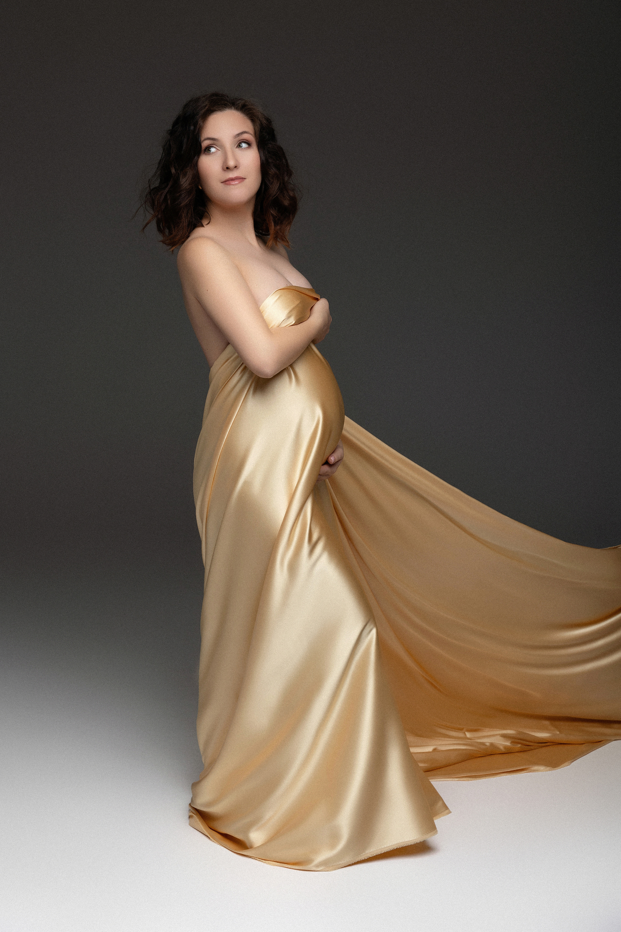 Фотосессия беременности Воронеж. Фотограф беременных Воронеж. Беременность. Фотограф Воронеж. Стильная фотосессия беременности. Фотосессия в стиле Vogue Воронеж. Фотосессия беременности в студии. Фотосессия беременности на циклораме. Стильная фотосессия беременности. Фотосессия все включено Воронеж.