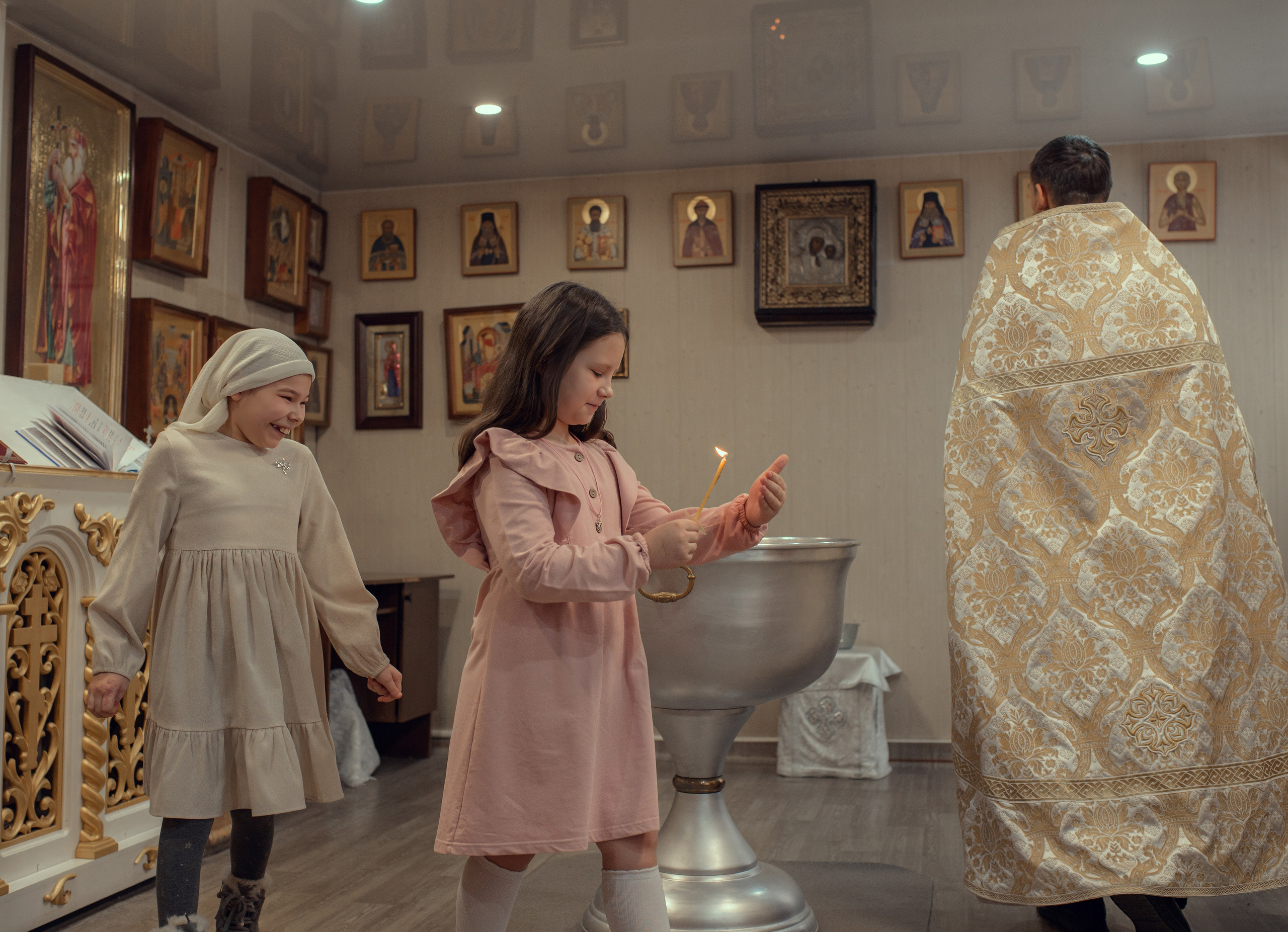 Крещение Розы в Покровском кафедральном соборе. Фотографы крещения/венчания  Красноярск Татьяна и Вячеслав Переваловы