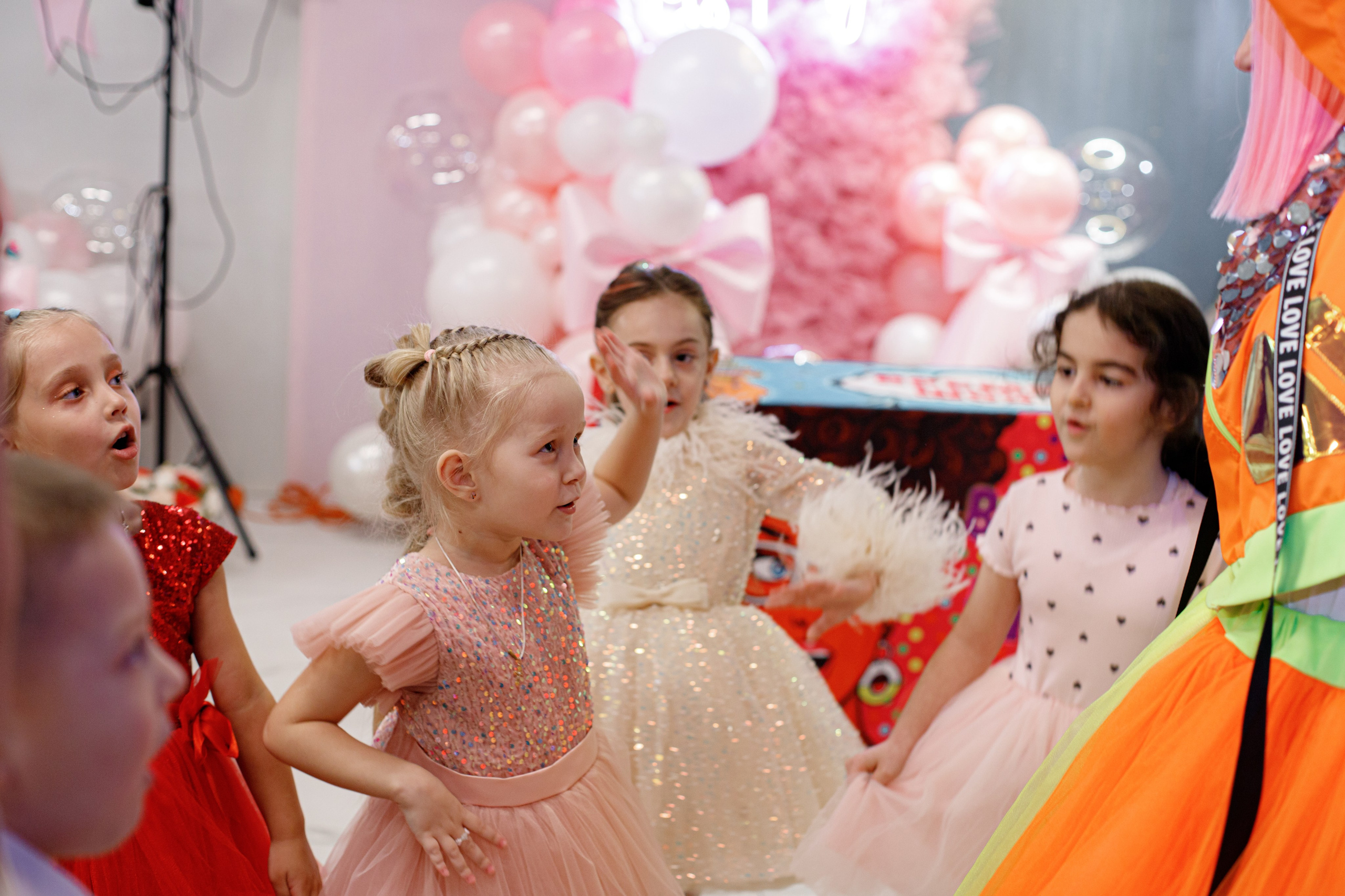 ASIA'S BIRTHDAY PARTY. Photokarish