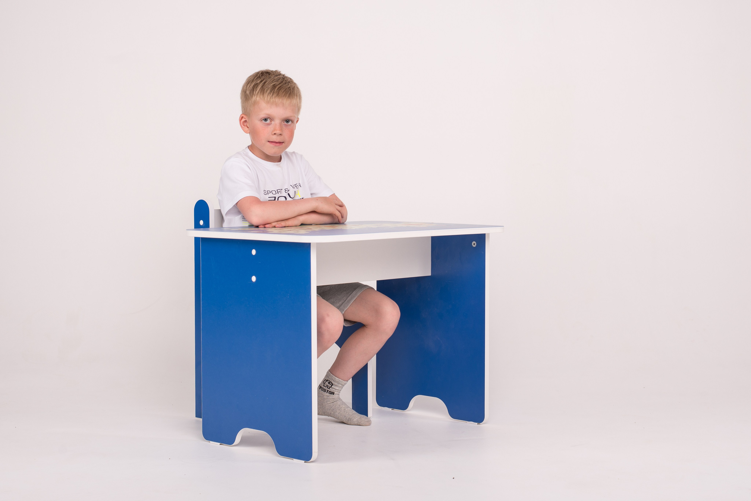 стол для ученика киров съемка