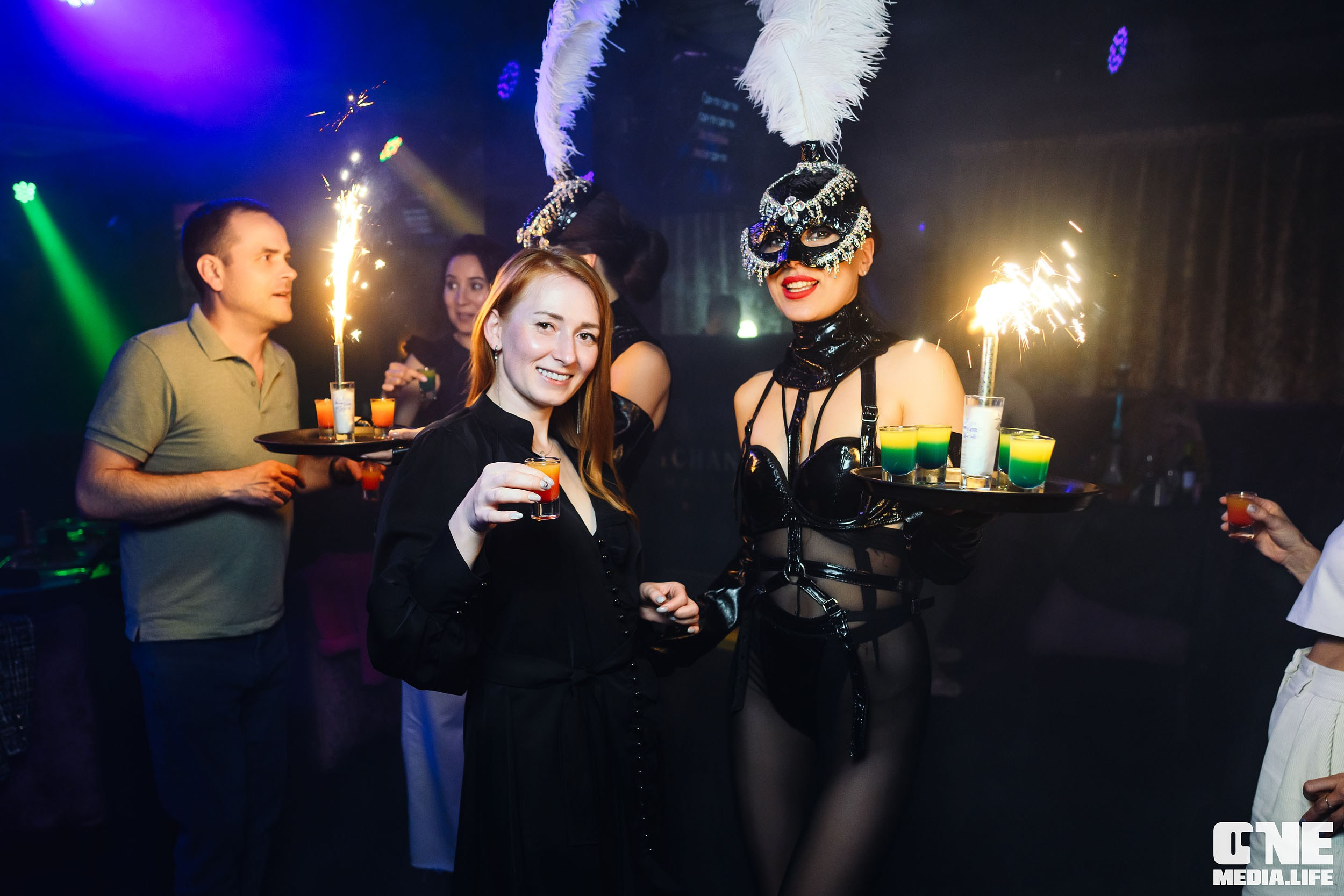 Субботняя вечеринка в караоке-клубе Эйфория. One Media Life: фоторепортажи, фотоотчеты с мероприятий и заведений