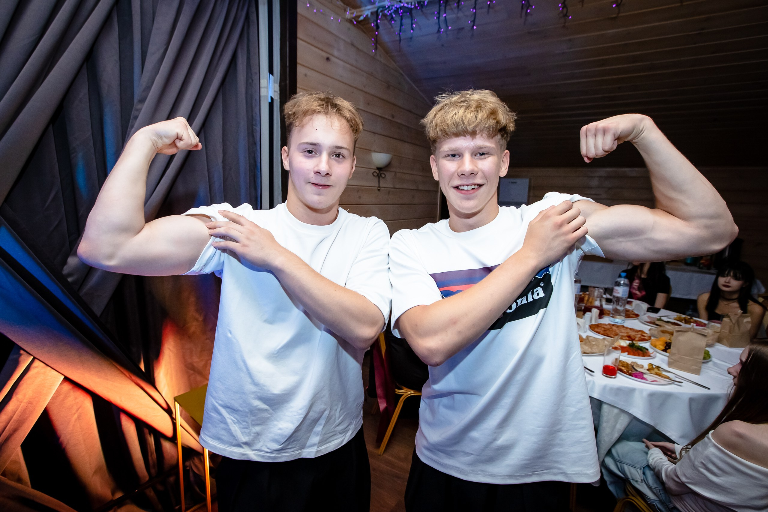 Фотограф на выпускной в 9-м классе. Спортивный фотограф Екатеринбург Онлайн трансляции