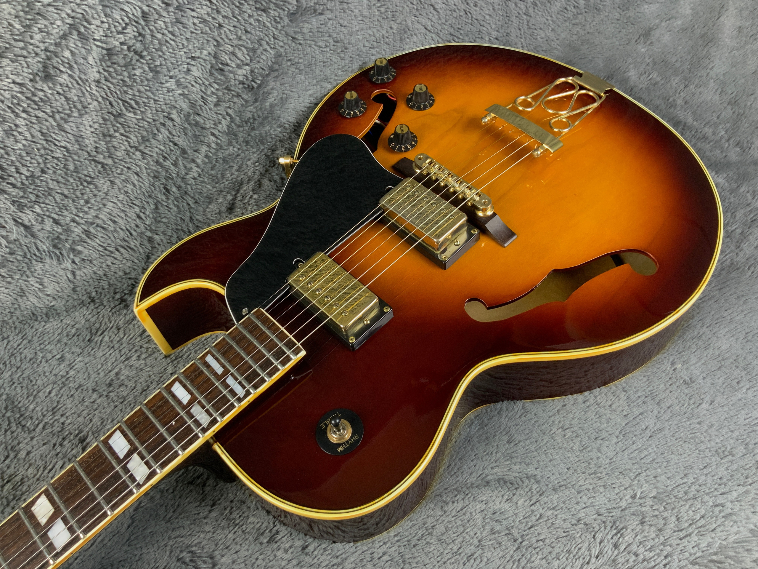 Maison FA-660 Gibson ES-175
