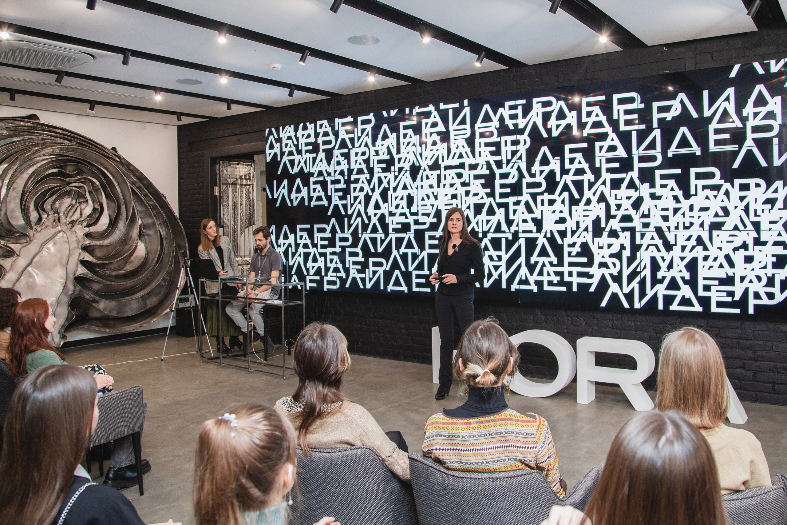 Hora. Фотограф Матвей Водяной