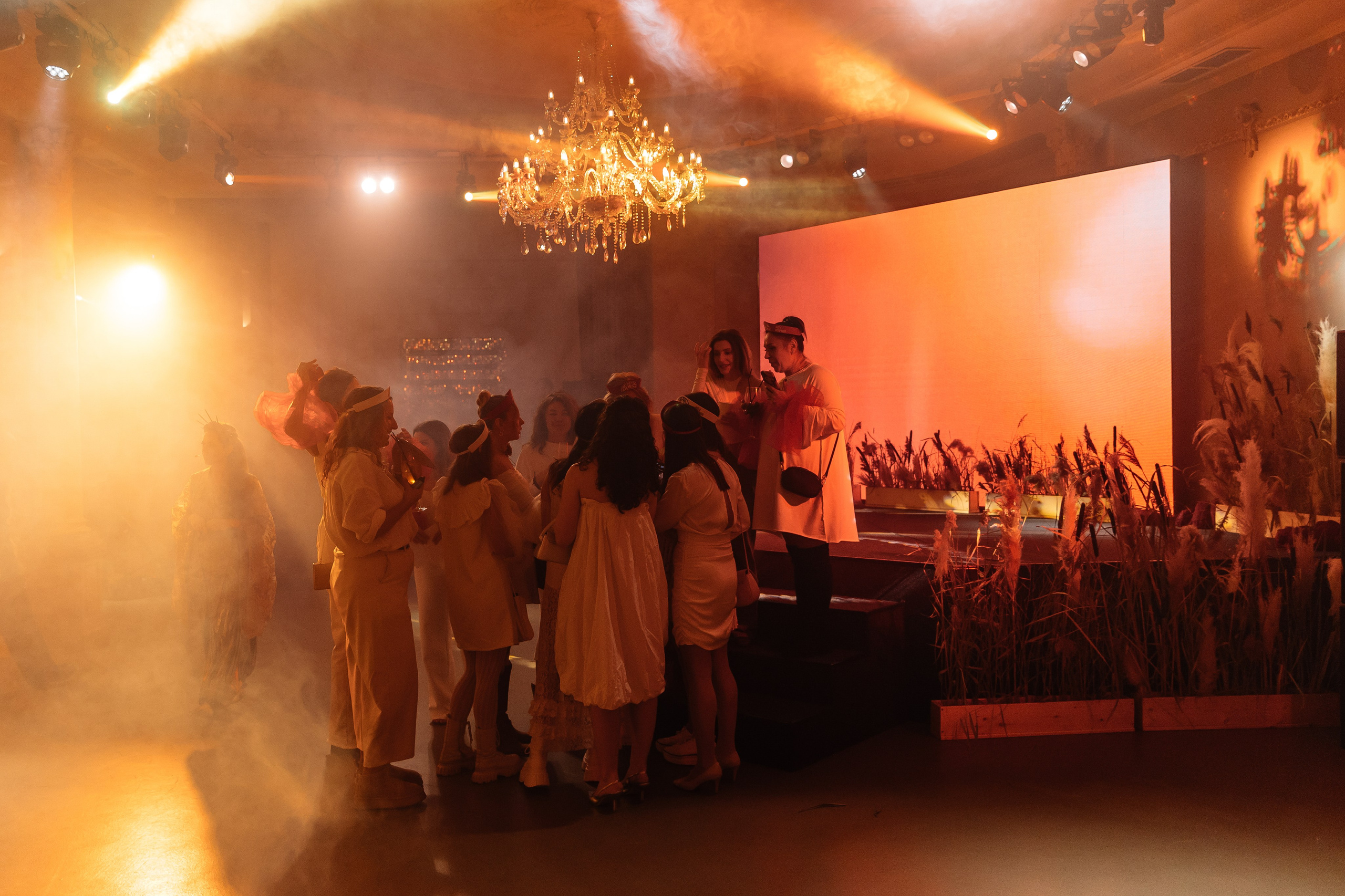 МЕГАДЕВИЧНИК 8 марта. Портфолио свадебного фотографа. Роман Каргаполов