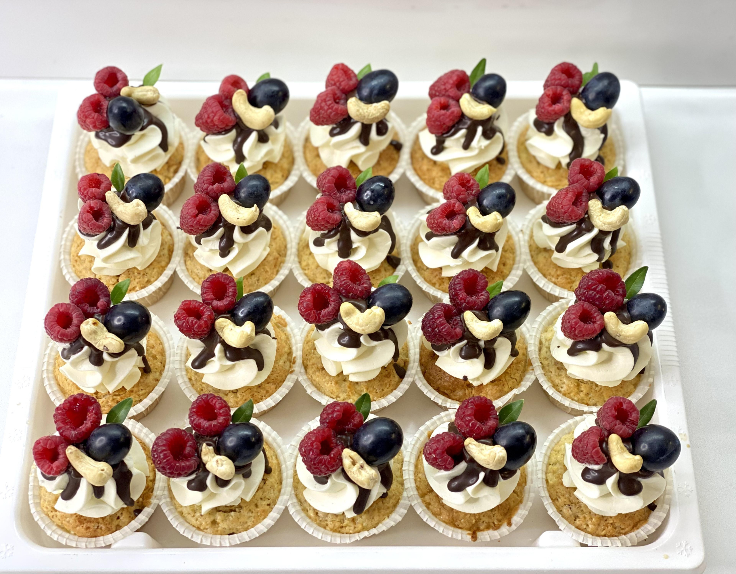 Капкейки фуршетные. Katyasugarsugar капкейки, зефир, торты Москва