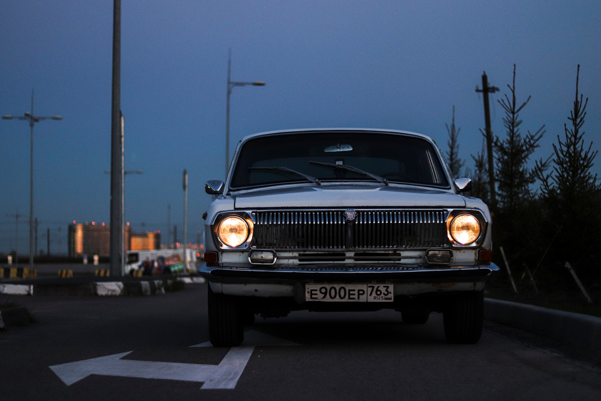 Ford Focus и Волга у ТРК Лето. Ивентный фотограф в Санкт-Петербурге Олег Комков