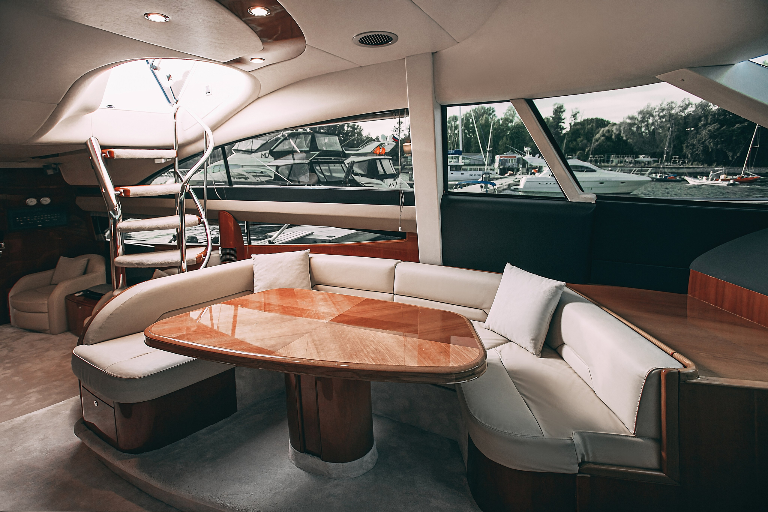 Яхта Princess 57 Esperanza. SPB Rent Boats|аренда катеров и теплоходов