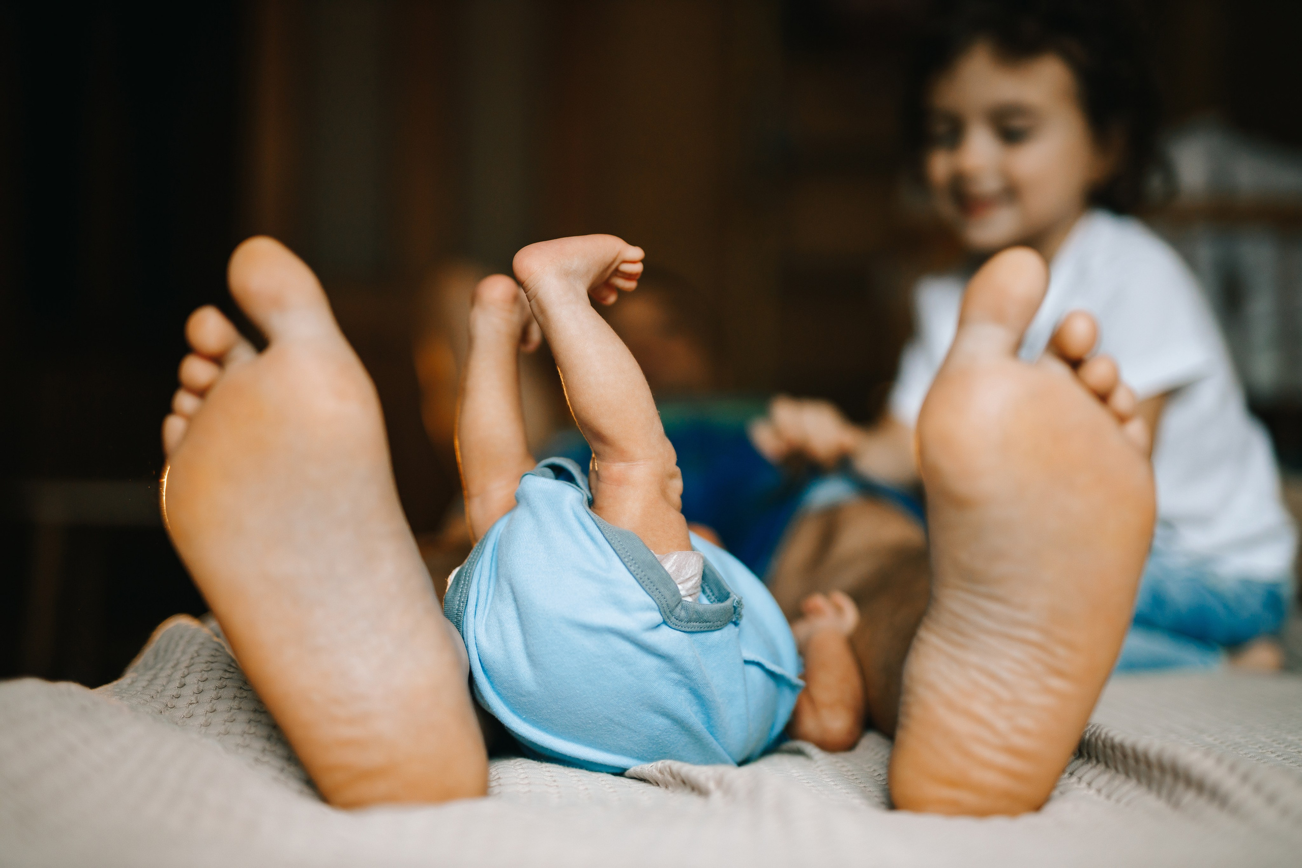 Пример семейной фотосессии дома. Дмитрий Мартьянов семейный фотограф в Санкт-Петербурге