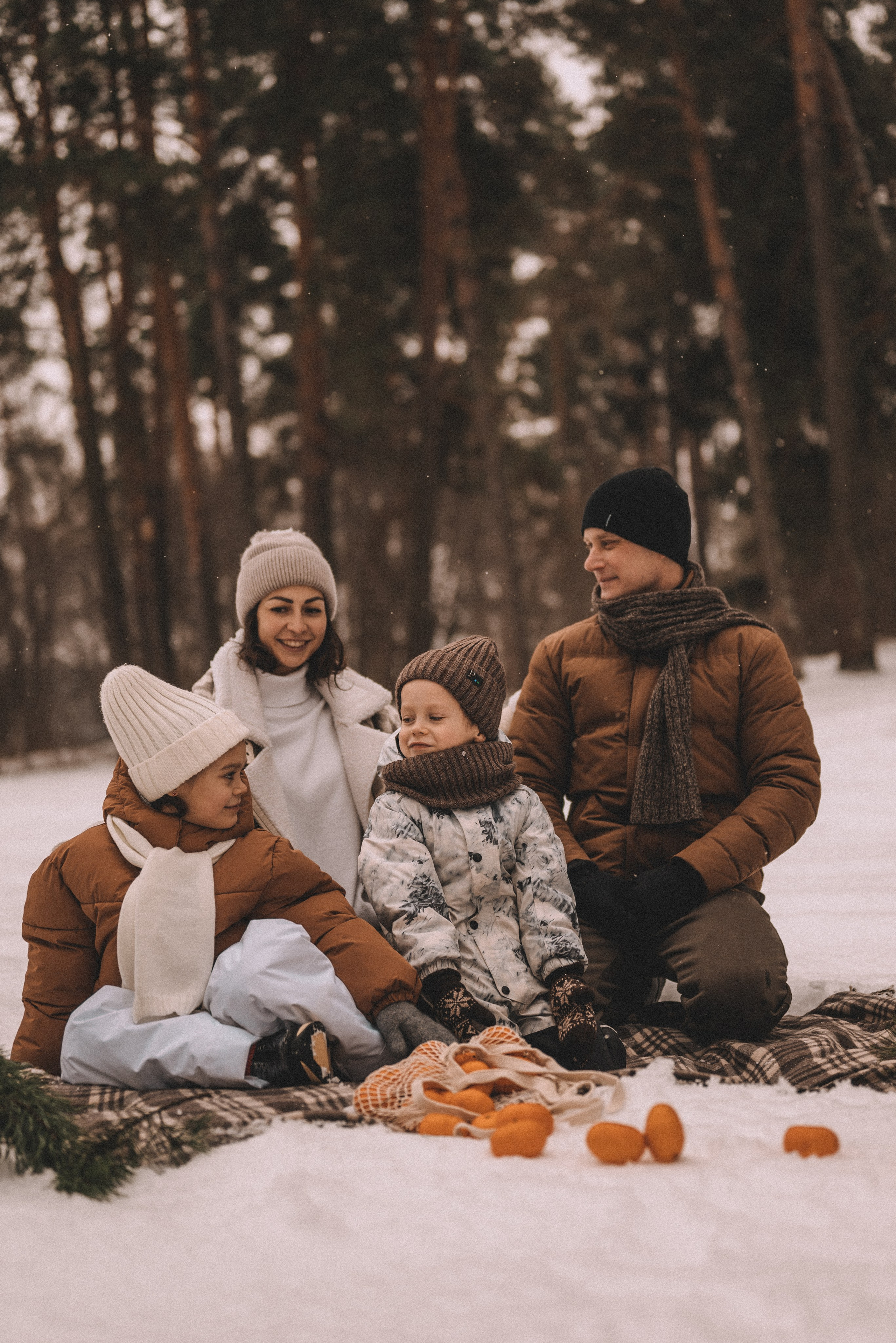 Сергей и Наталья с Ксюшей и Максимом. Фотограф Кристина Пархоменко