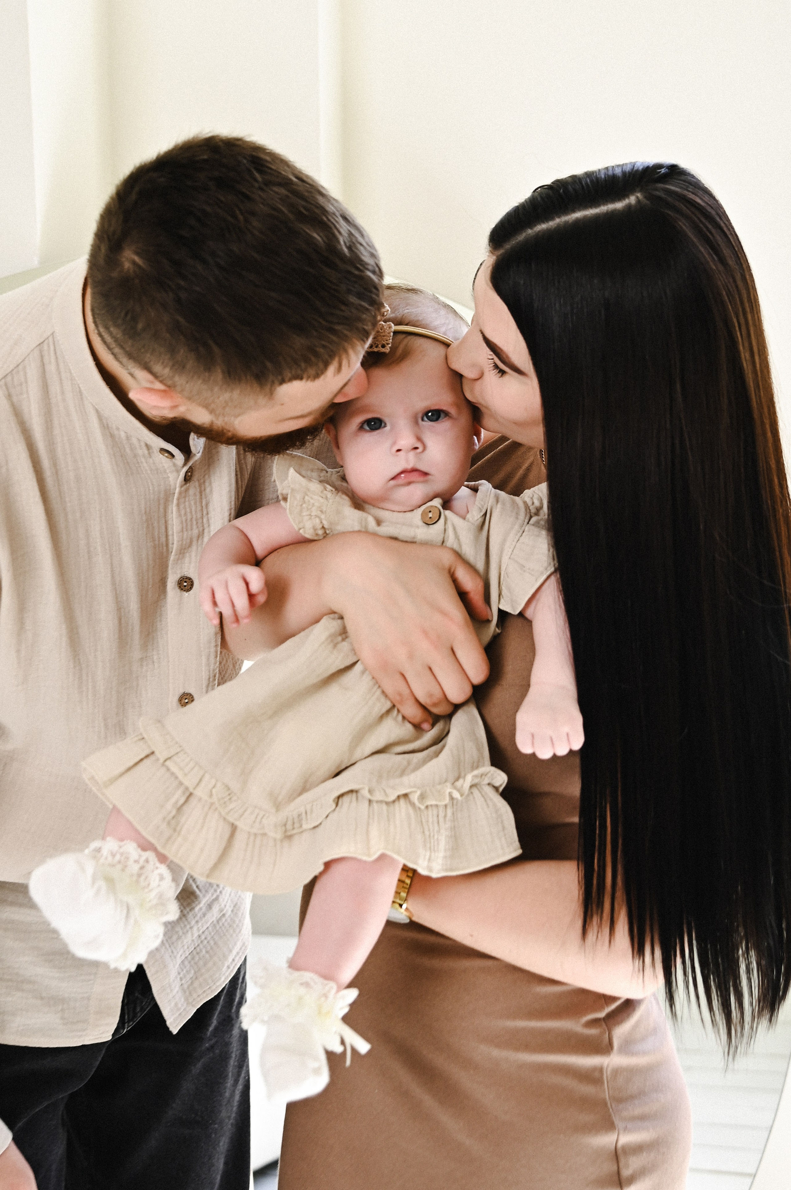 Семейная с маленькой Оливией. Фотограф Ярута Оксана / Ростов-на-Дону
