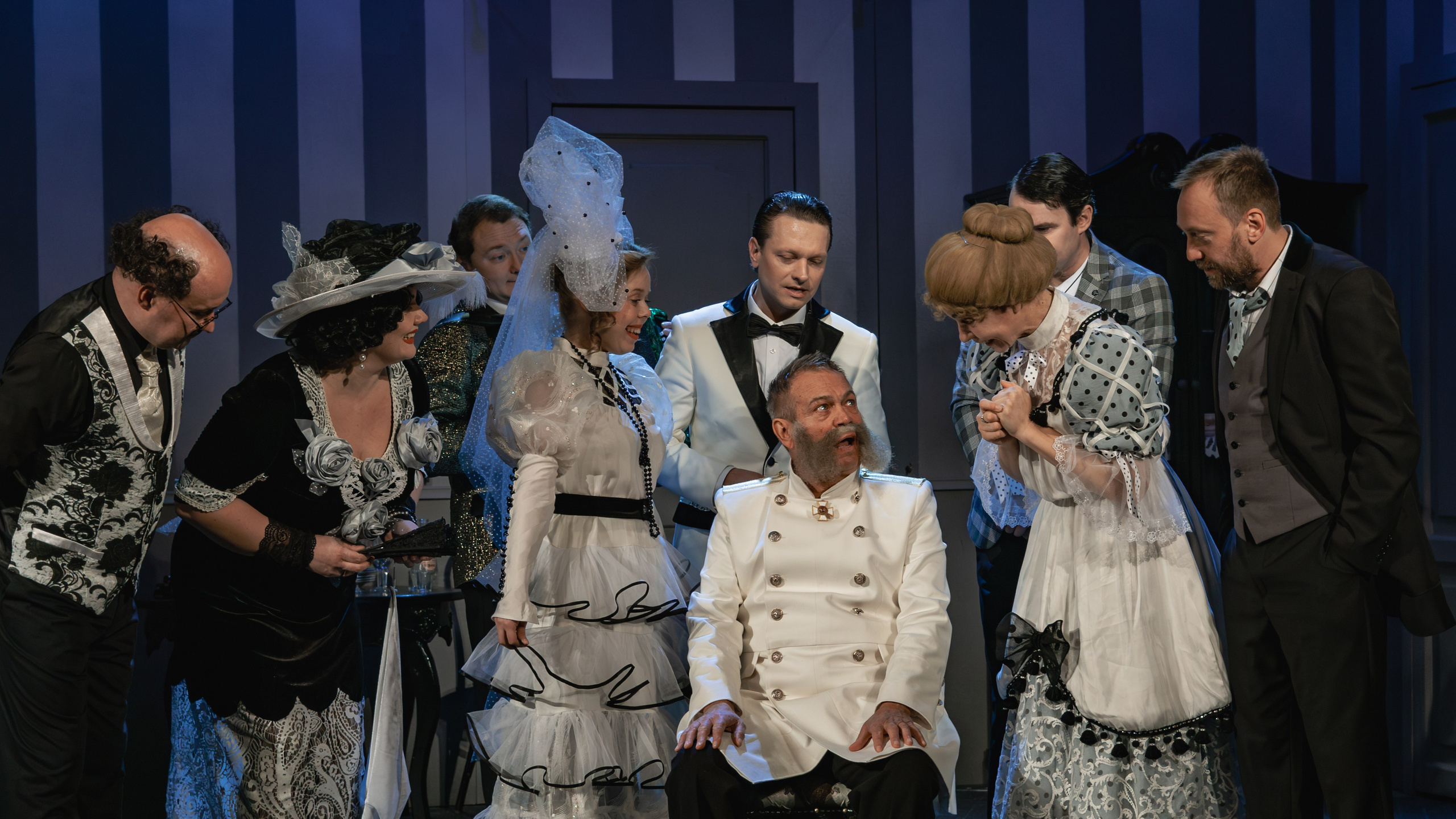 Театр Юного Зрителя «Две свадьбы». Фотограф Марк Файзулин