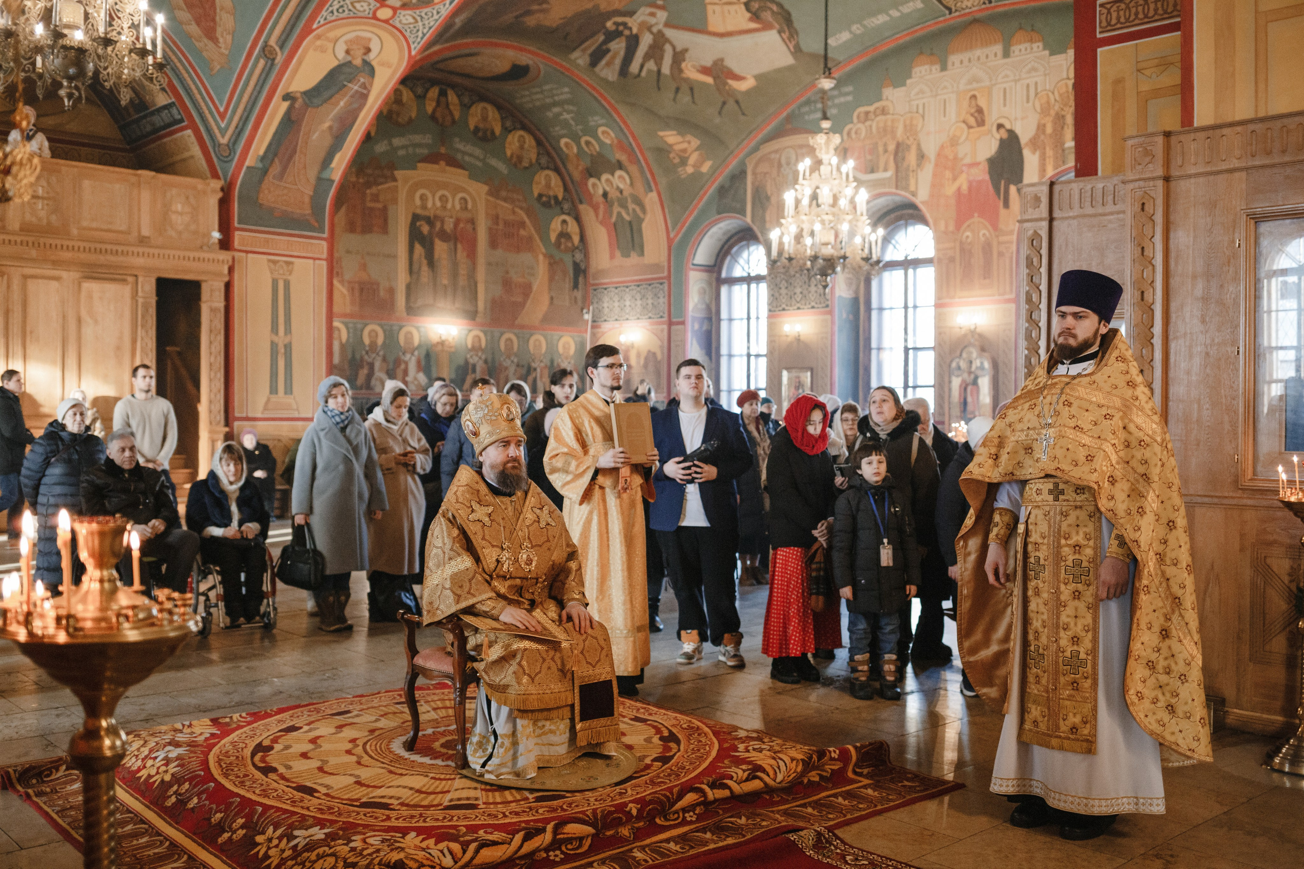 Служба Григория, митрополита, управляющего делами Московской Патриархии. Семейный фотограф Николаева Ольга