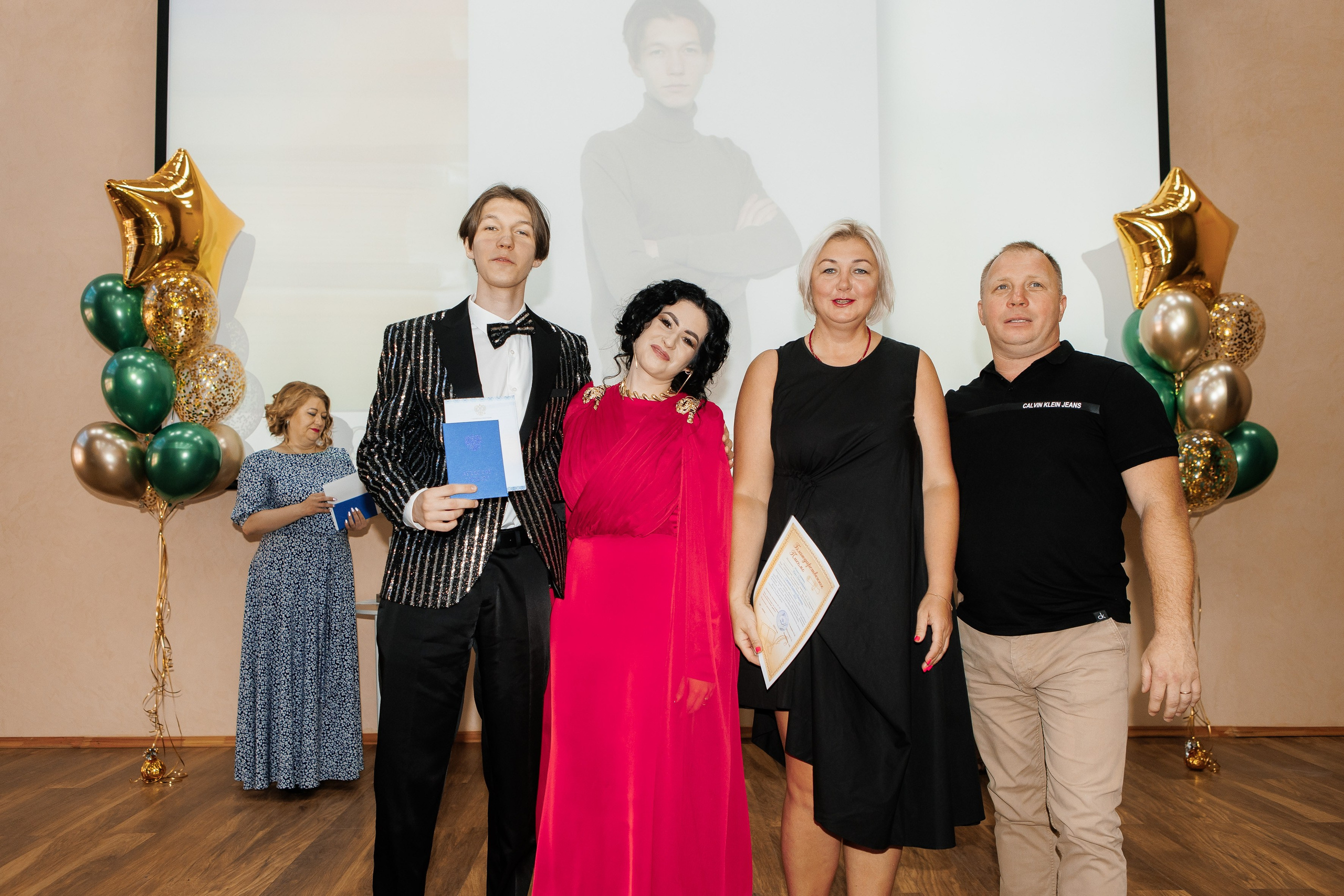 Выпускной Гимназия 12 2024 г. Свадебный и портретный Фотограф в Липецке Дмитрий Котюков