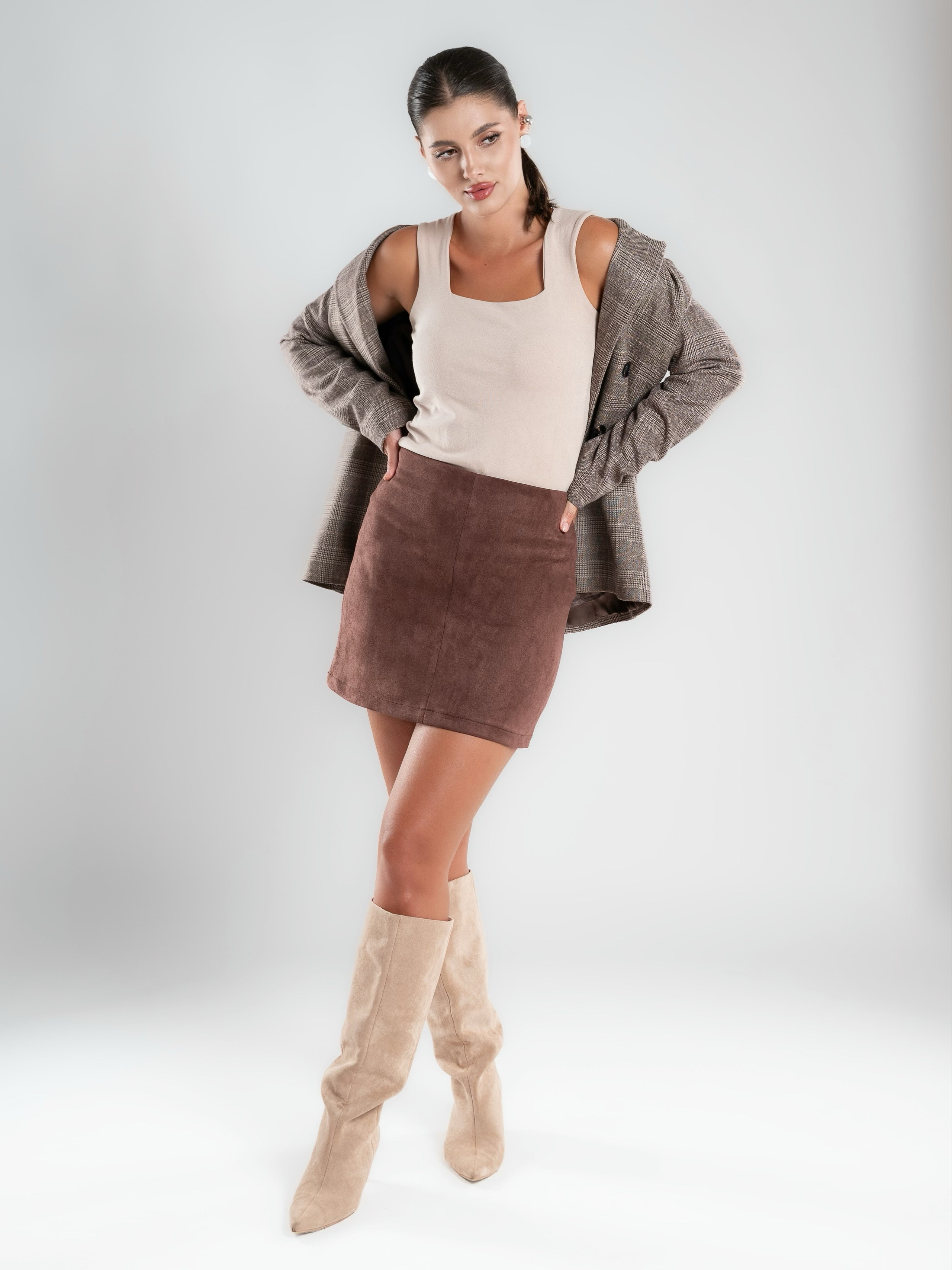 Мини-юбки замшевые. Предметный фотограф, фото для маркетплейсов Пятигорск, КМВ