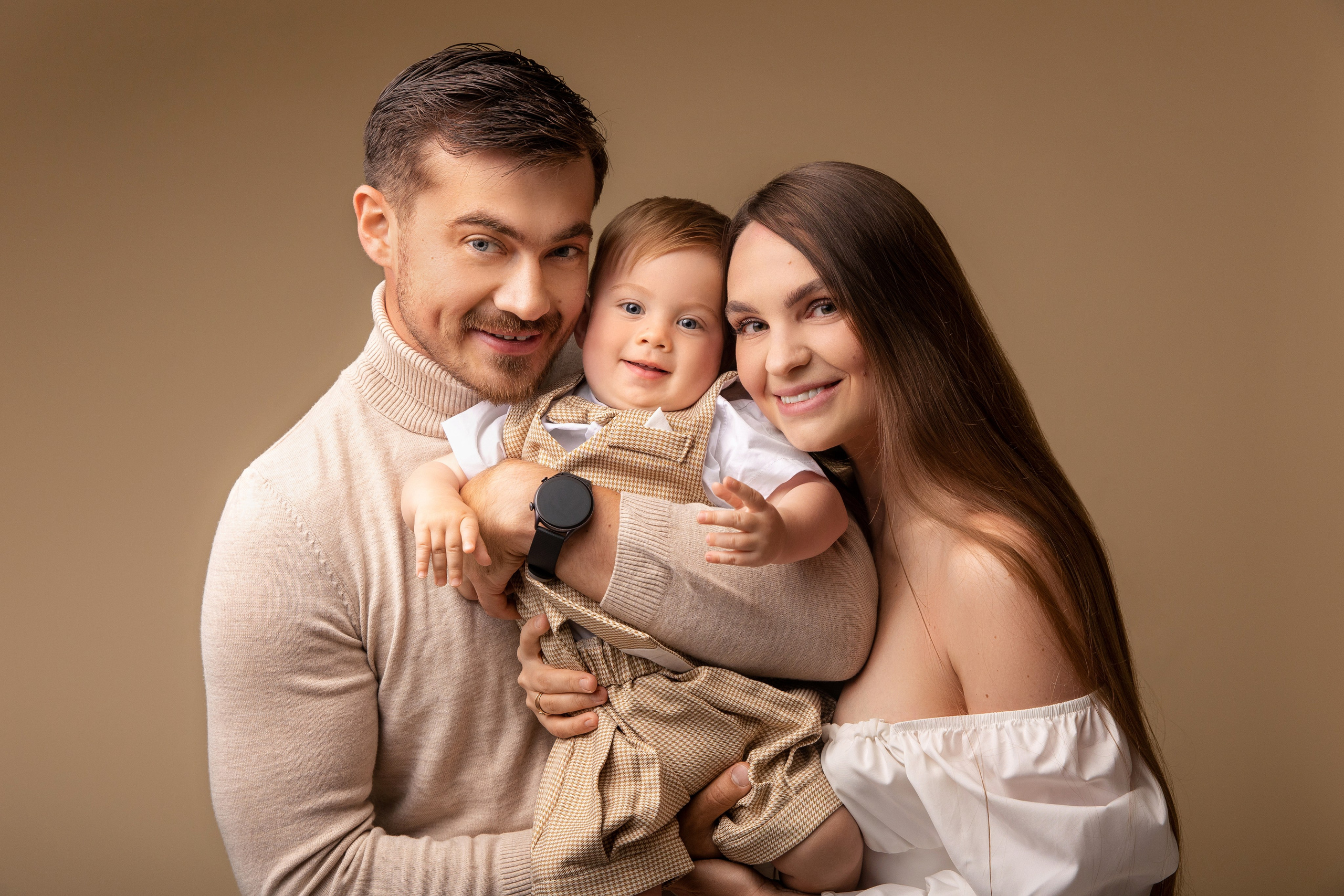 Кадры с родителями. Фотограф новорожденных, семейный фотограф в Санкт-Петербурге