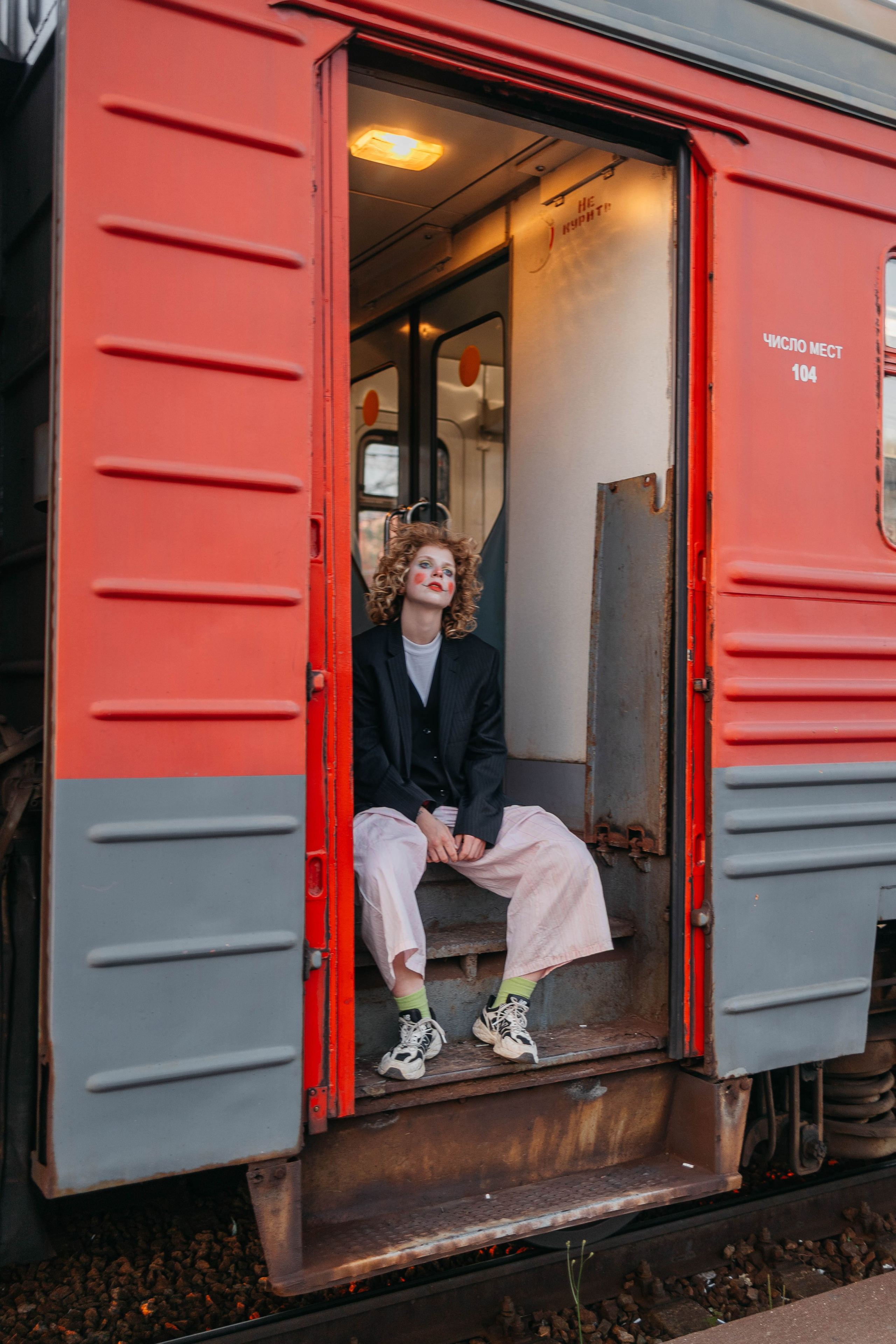 Закат на ЖД вокзале. Лиза. Фотограф в Твери Лагодная Яна