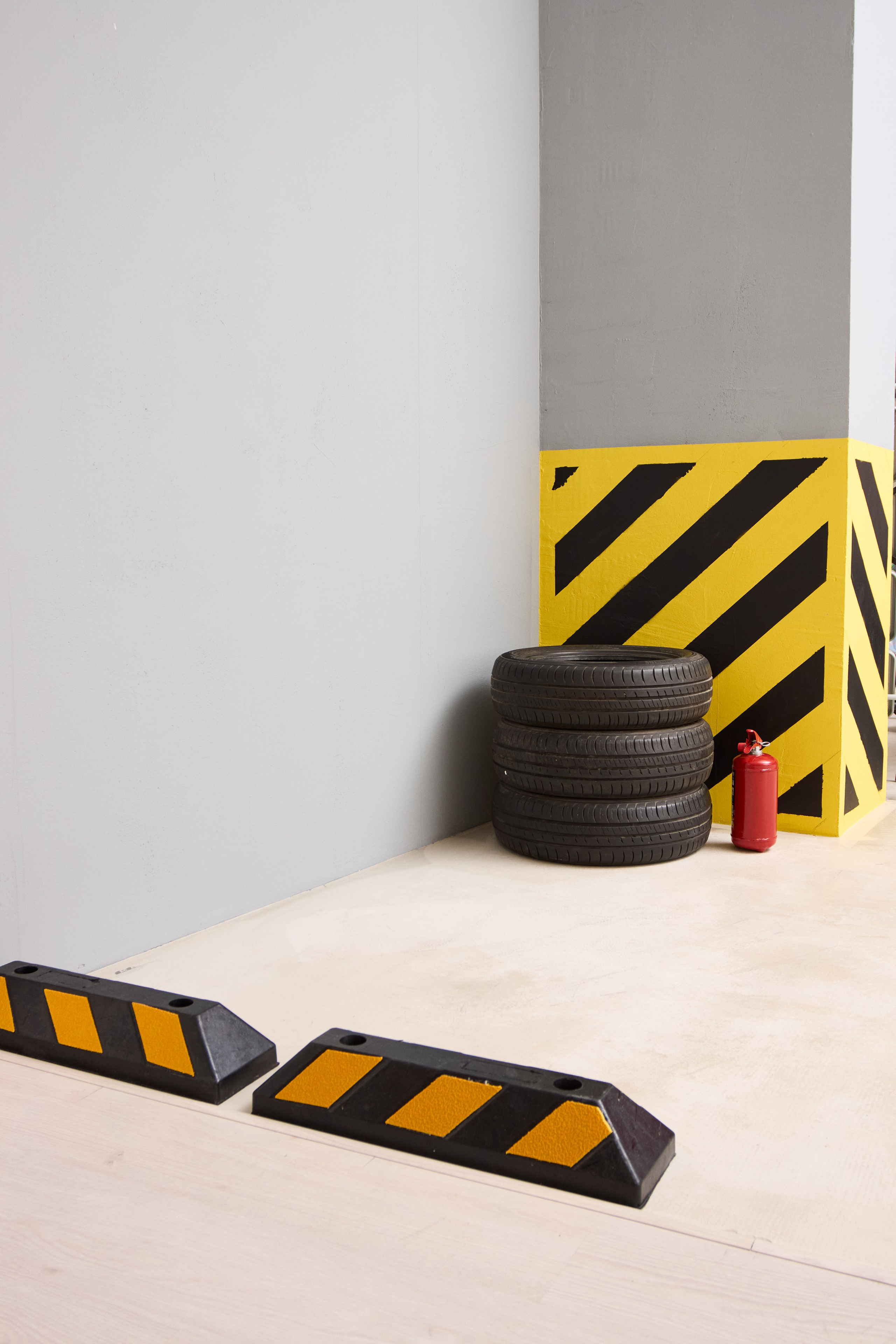 Аренда фотостудии в Москве. Фотосъёмка для марктеплейсов Studio 11.11