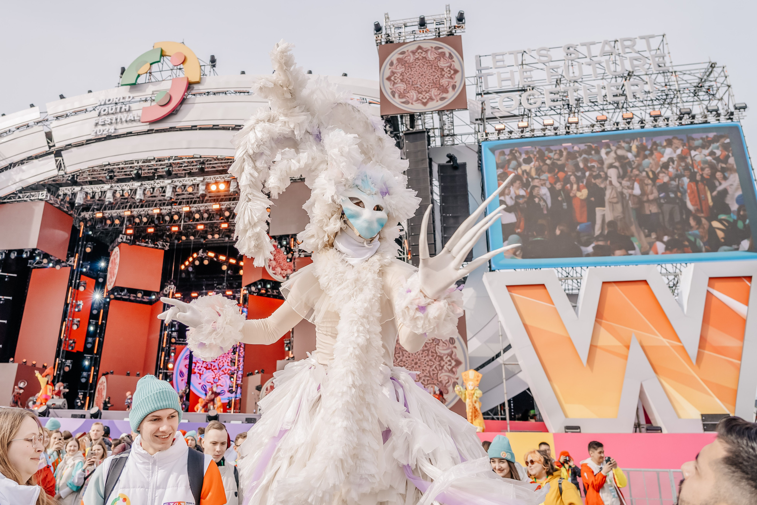 Всемирный фестиваль молодежи. Репортажный фотограф в Крыму Ксения Гасица