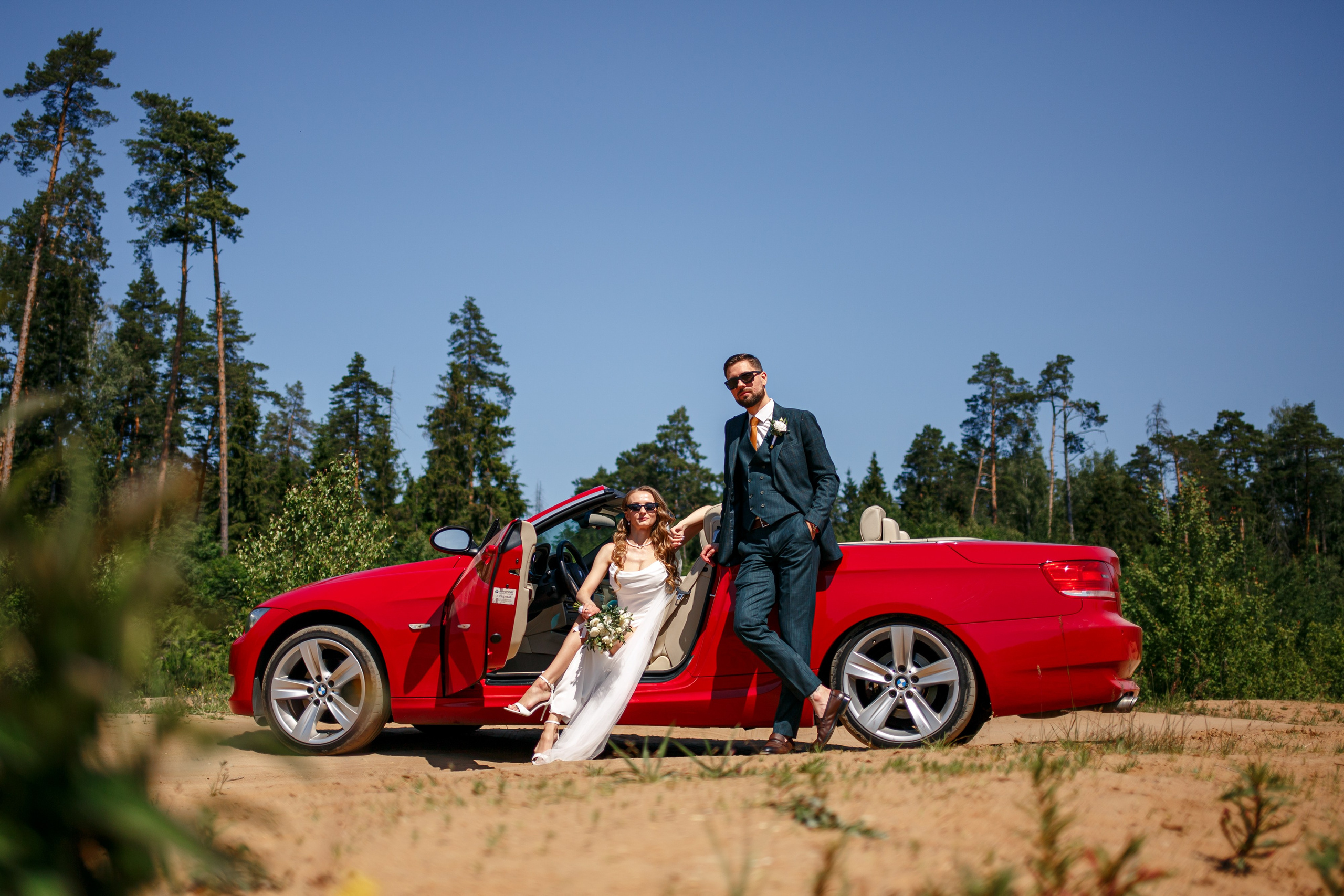 Свадебная фотосессия с кабриолетом и в загородном клубе Artiland. Свадебный фотограф Москва и МО Сергей Киржаев