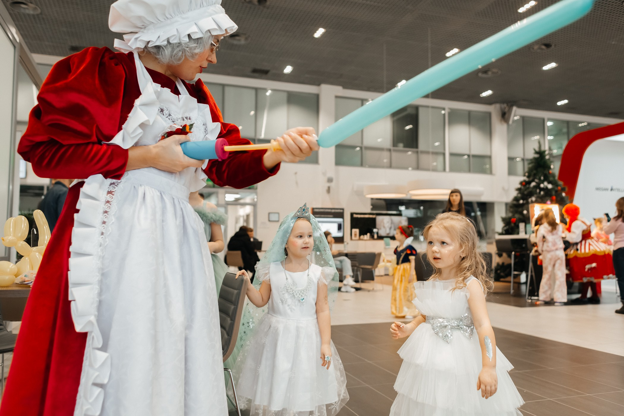 Детский мастер-класс в «Картель Авто» — «Студия чудес Алиса». Фотограф Кемерово | Сергей