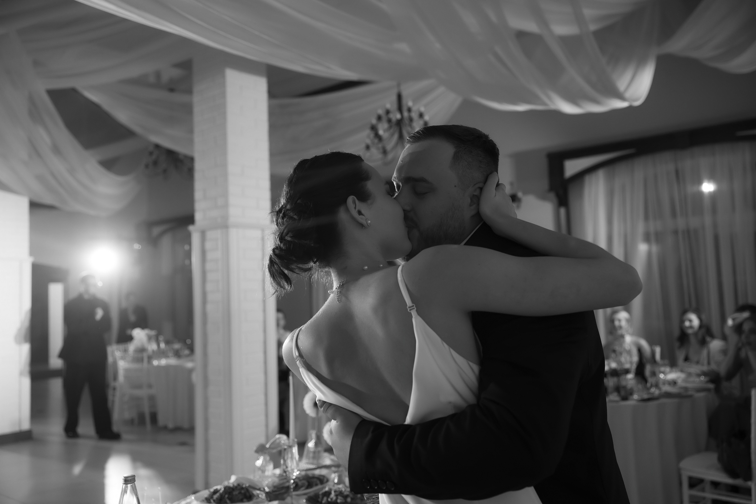 Ты рядом со мной, и это — самый чистый кайф! ♥. Свадебный фотограф Калининград