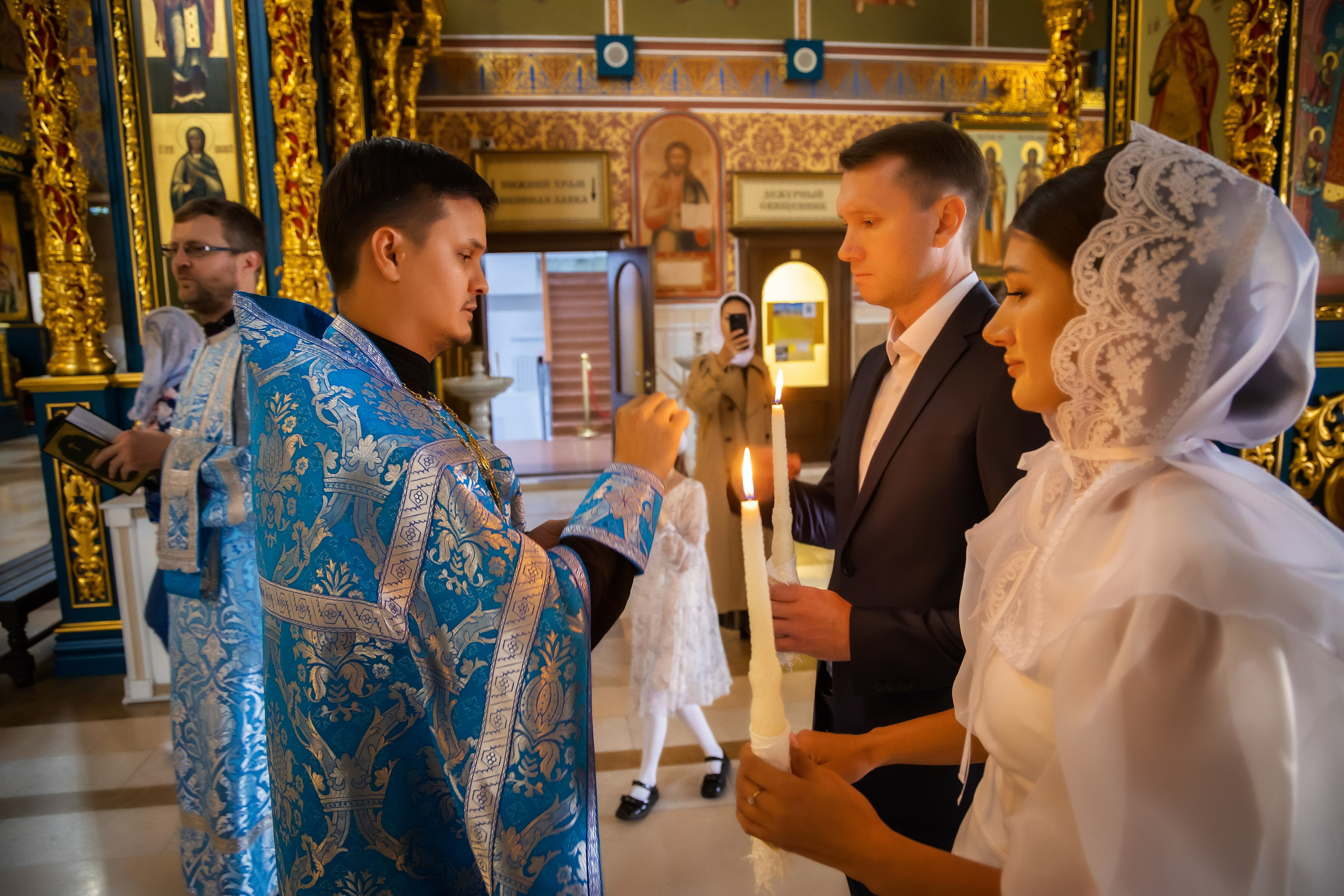 В Храме. Семейный и Свадебный фотограф в Астане Александр Астапов
