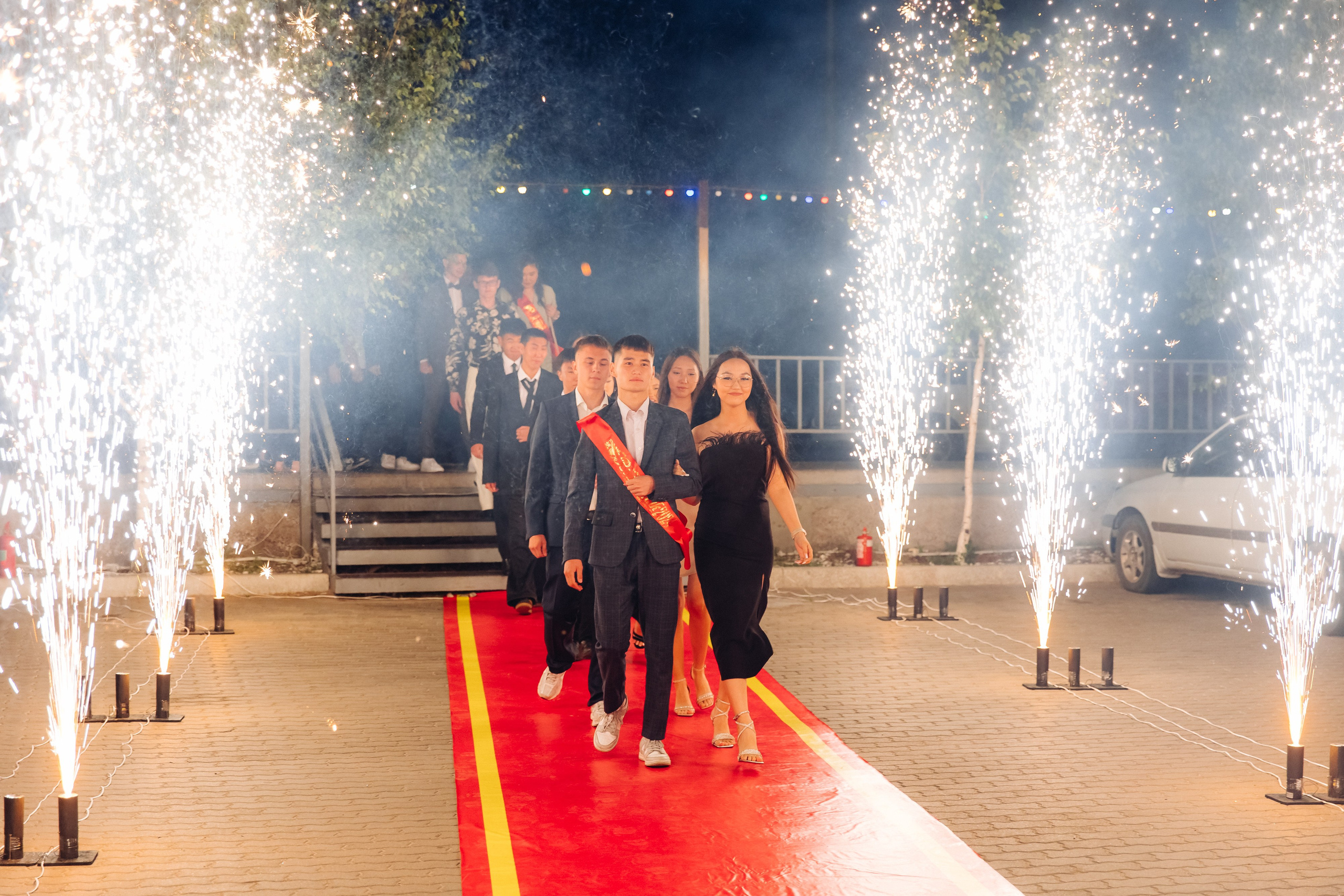 Выпускной вечер. 49 школа. Баран на корове. Свадебный и семейный фотограф в Улан-Удэ