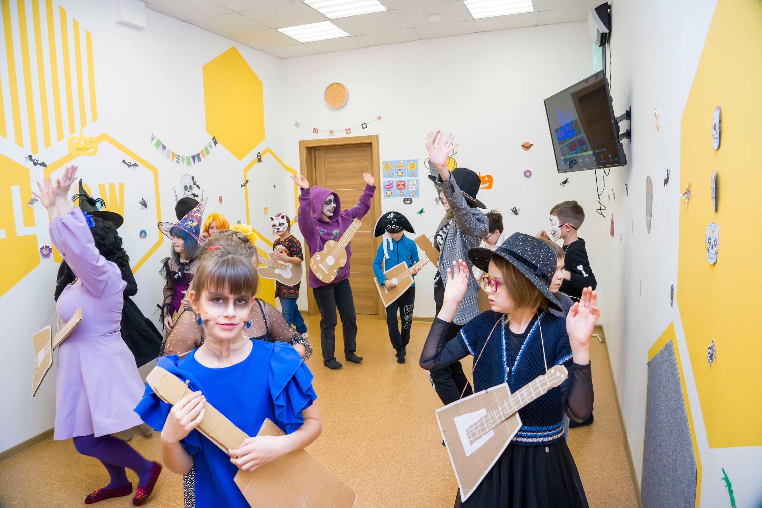 Репортаж детского праздника хеллоуин. Фотограф в Санкт-Петербурге. Репортажная и все съёмки для бизнеса